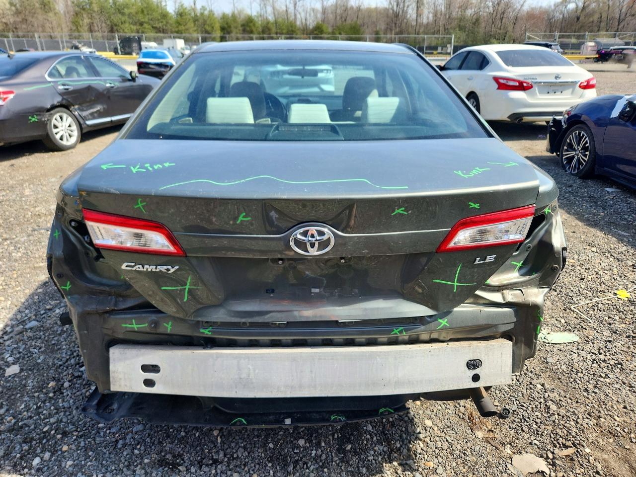 2014 TOYOTA CAMRY LE photo 11
