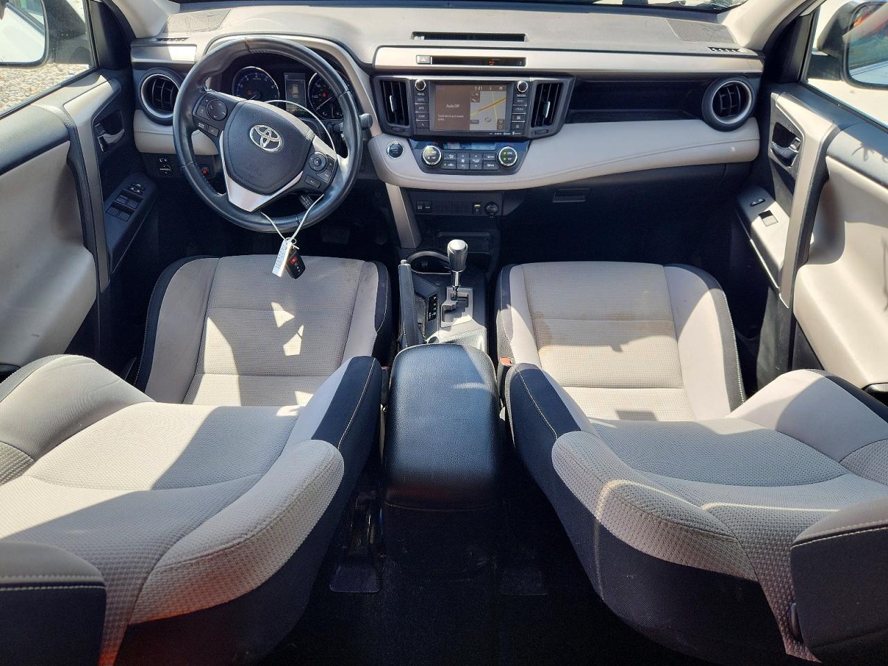 2016 TOYOTA RAV4 XLE photo 15