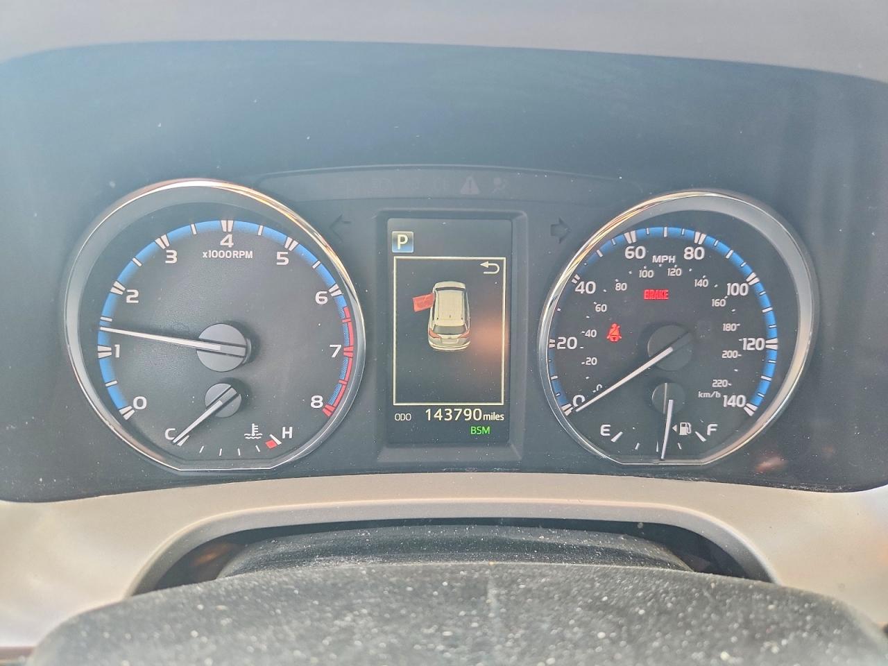 2016 TOYOTA RAV4 XLE photo 17