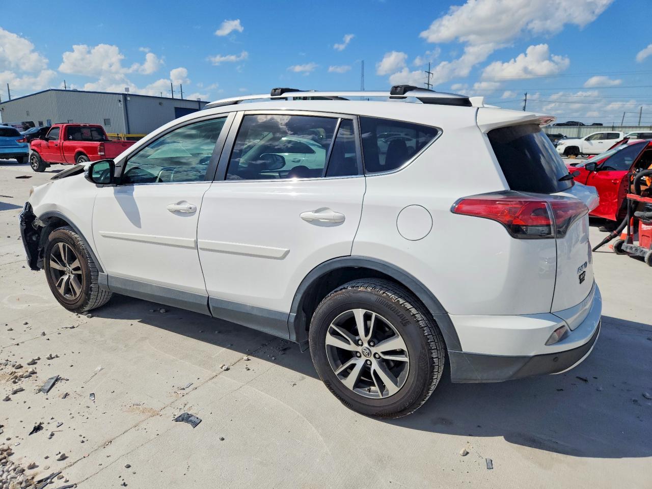 2016 TOYOTA RAV4 XLE photo 3
