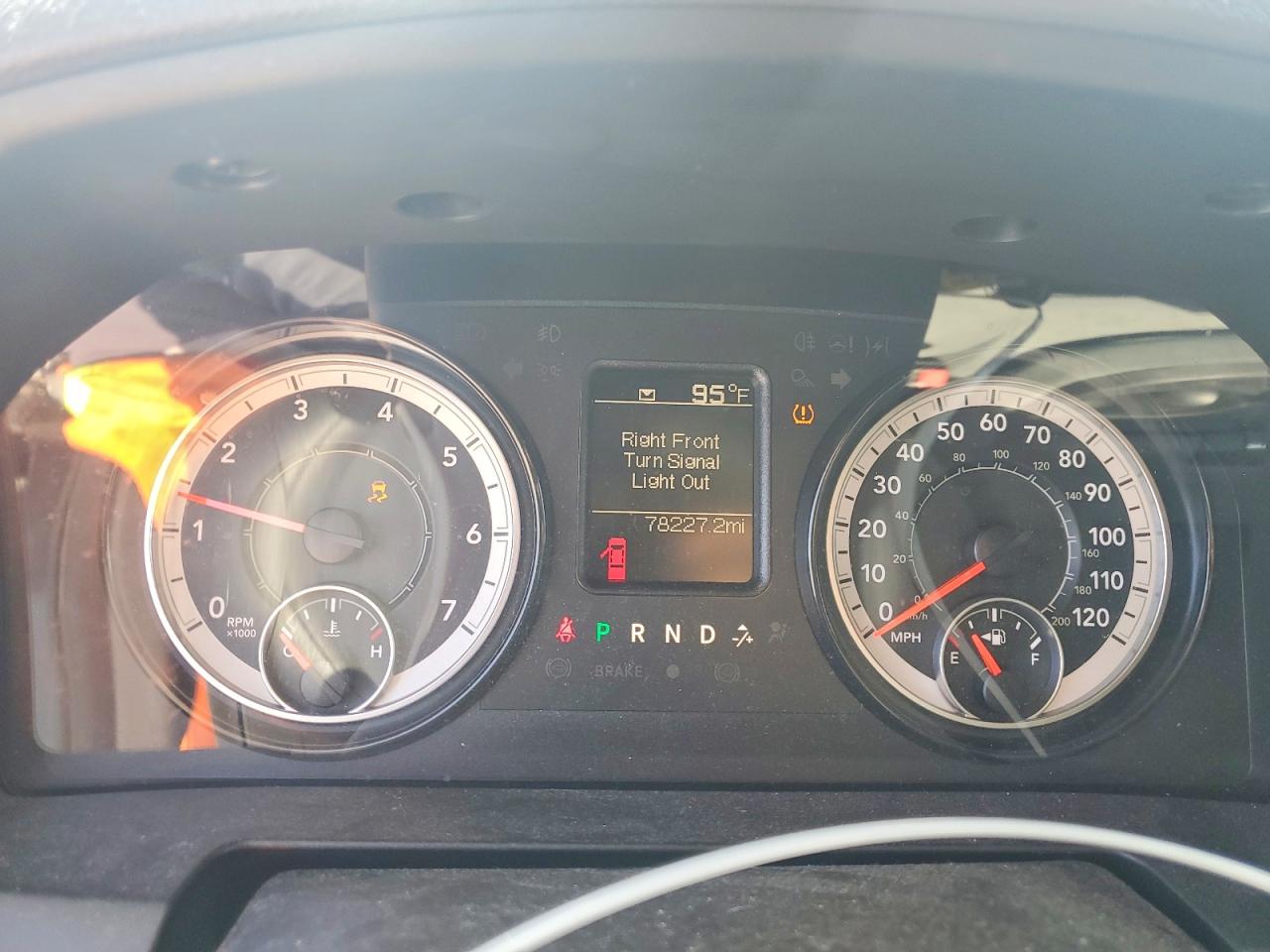 2019 RAM 1500 CLASSIC TRADESMAN photo 17