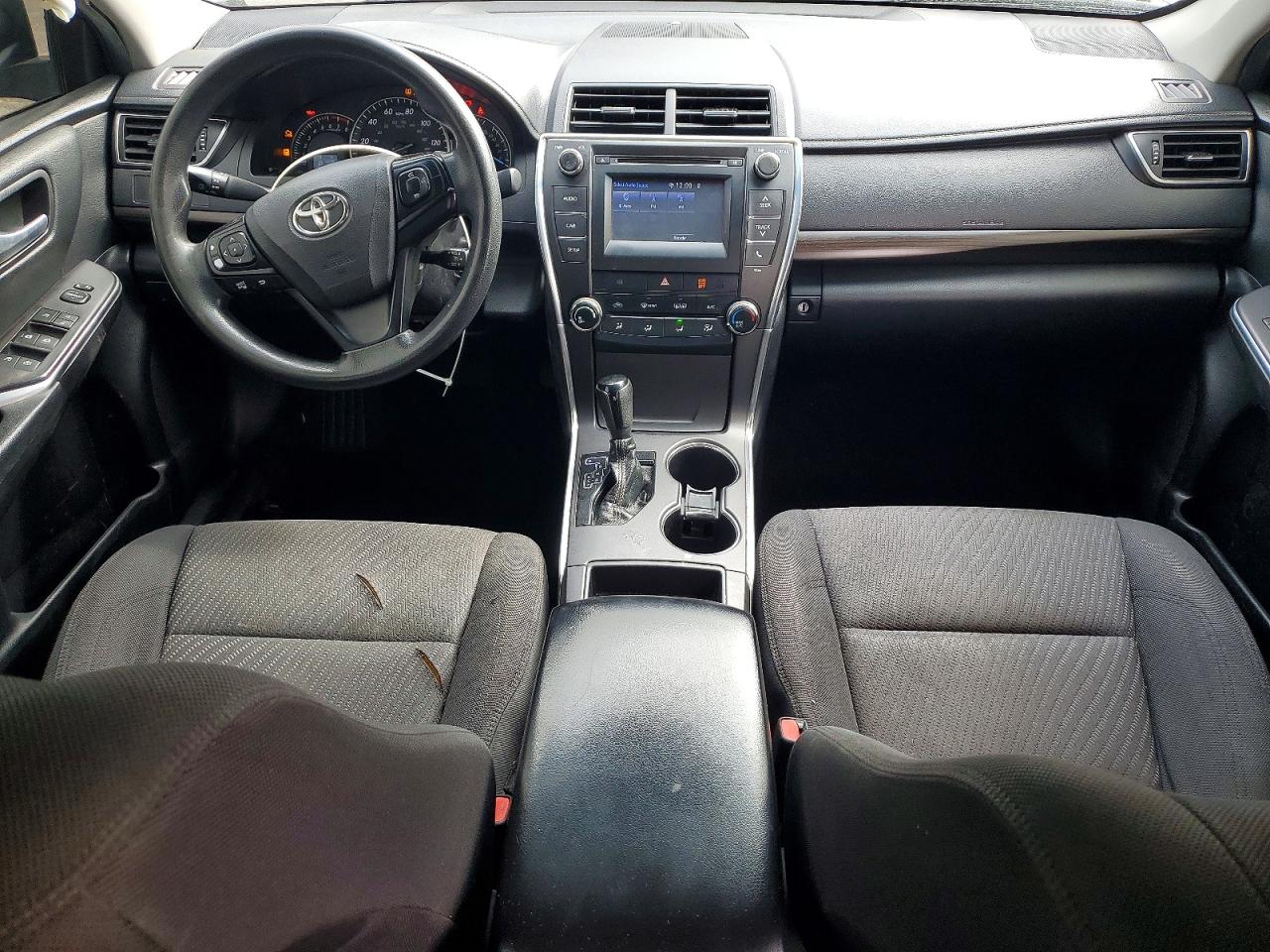 2015 TOYOTA CAMRY LE photo 15