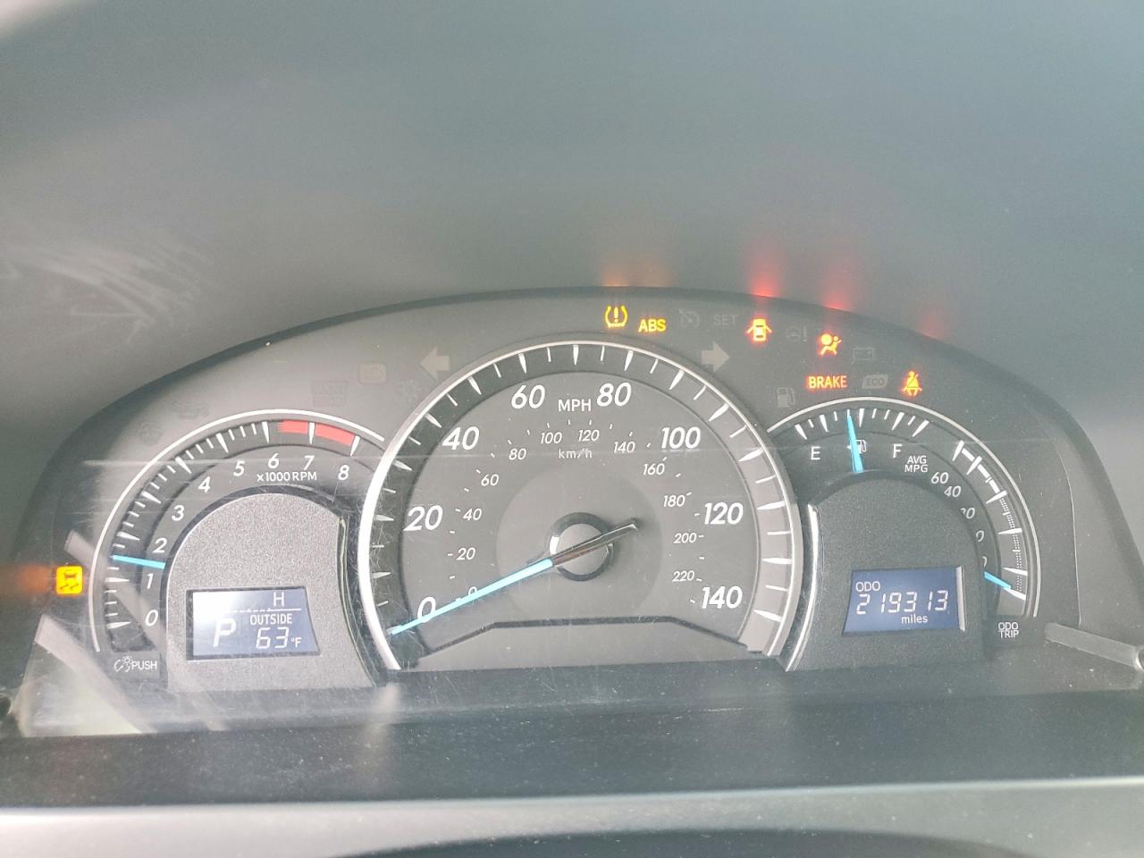 2015 TOYOTA CAMRY LE photo 17