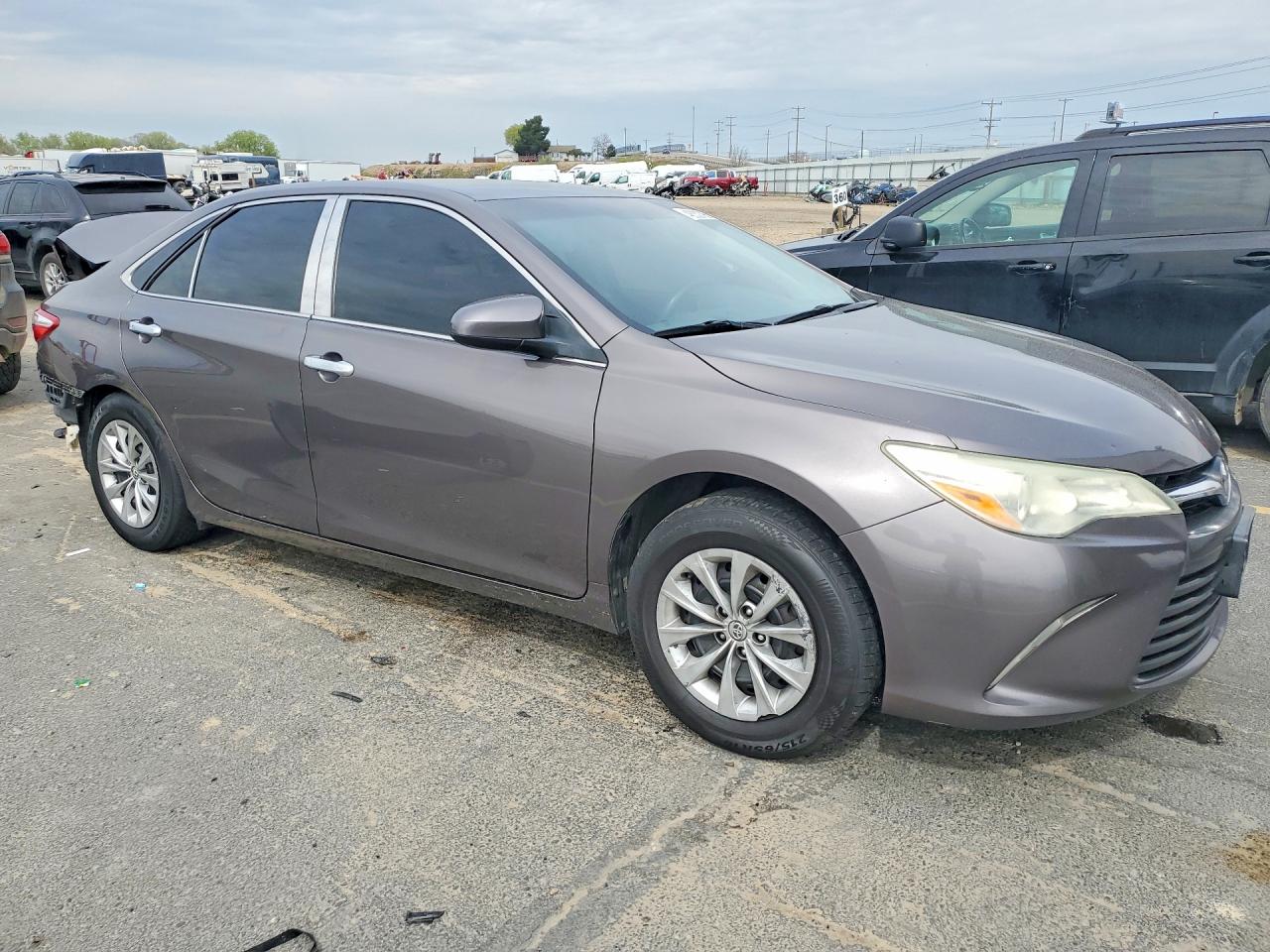 2015 TOYOTA CAMRY LE photo 7