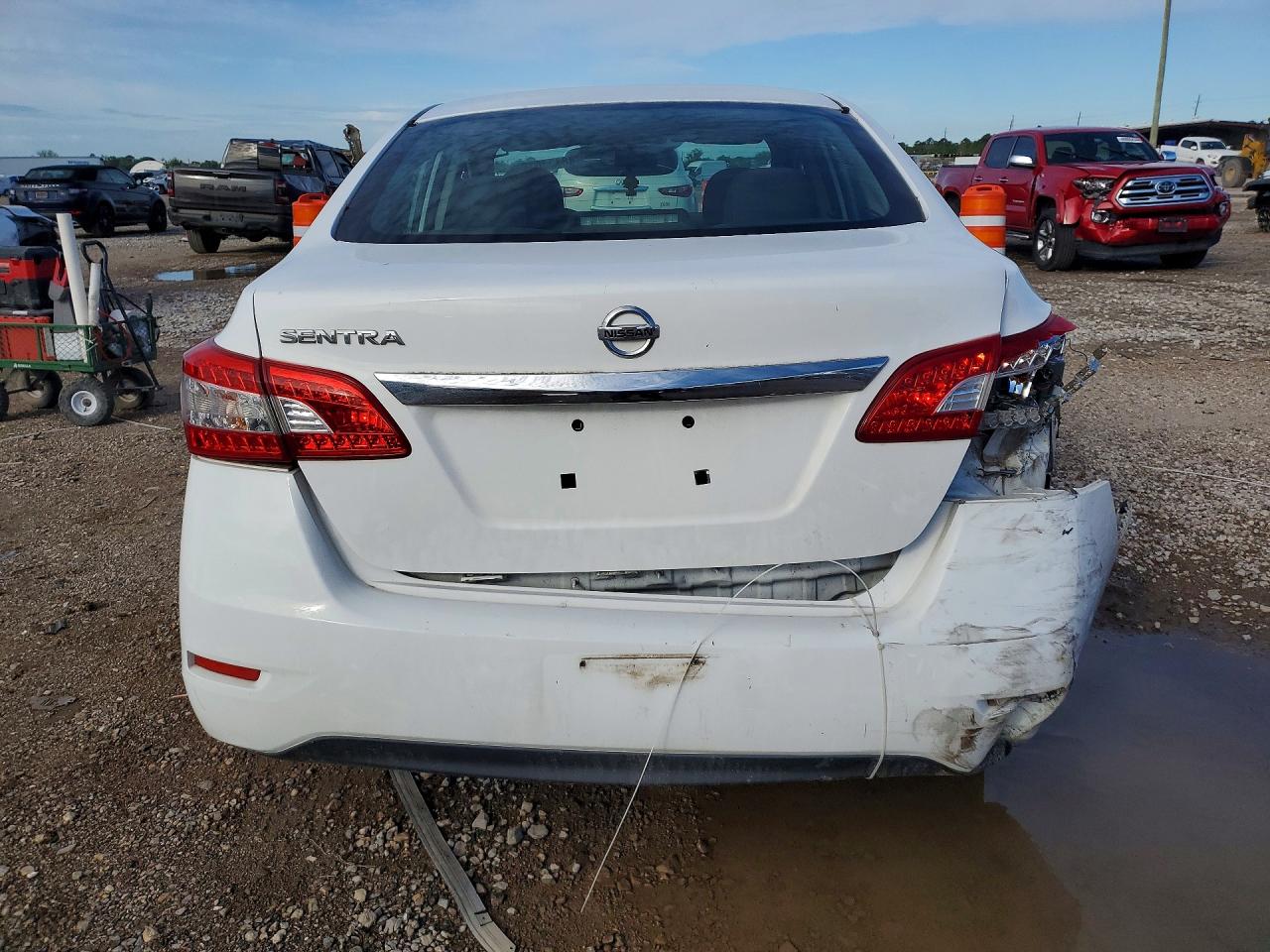 2015 NISSAN SENTRA S photo 11