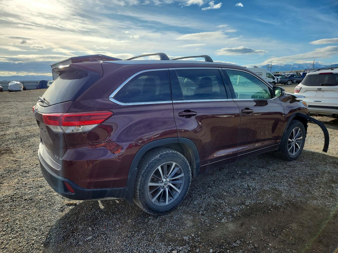 2017 TOYOTA HIGHLANDER XLE photo 5