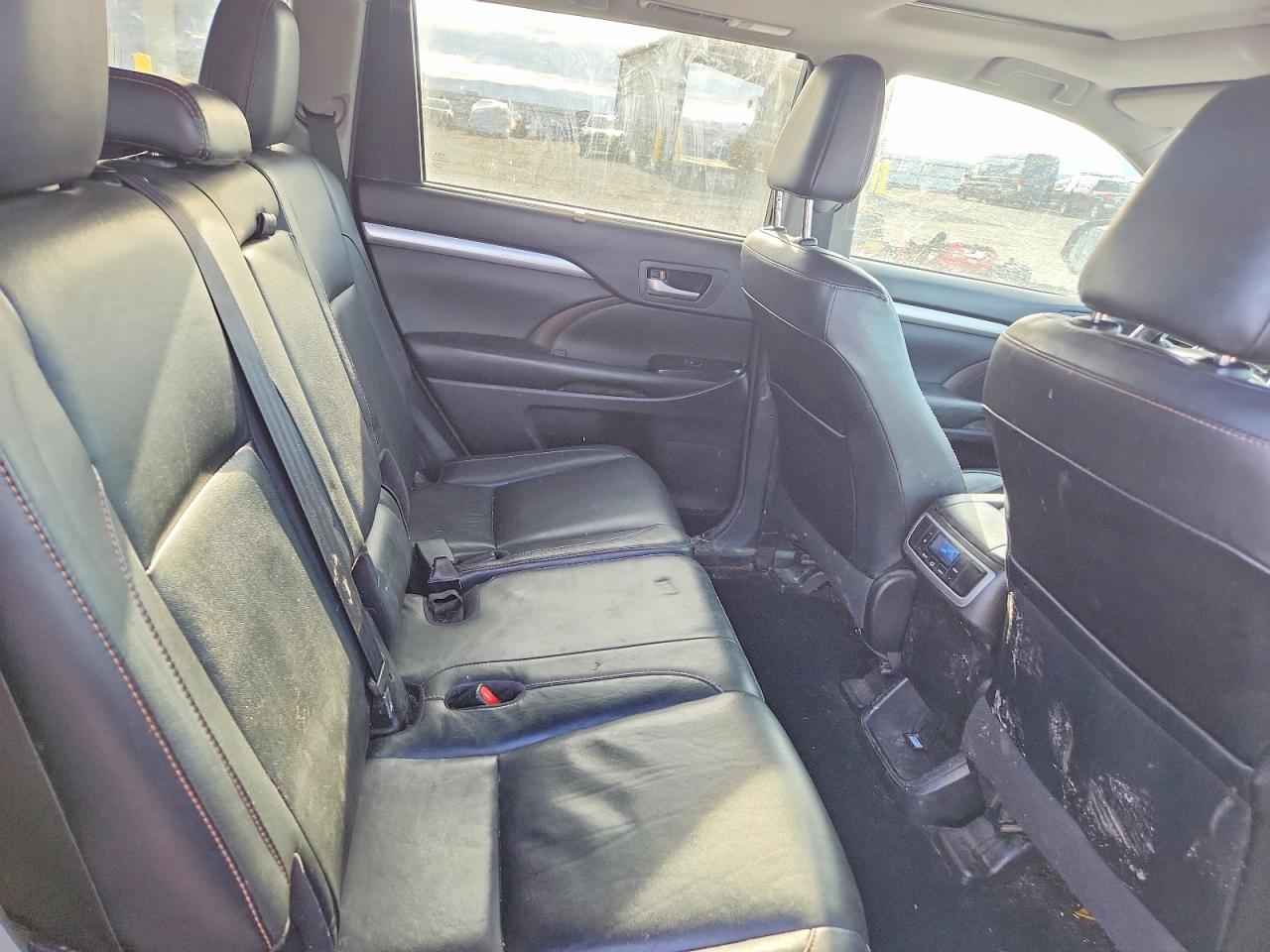 2017 TOYOTA HIGHLANDER XLE photo 19