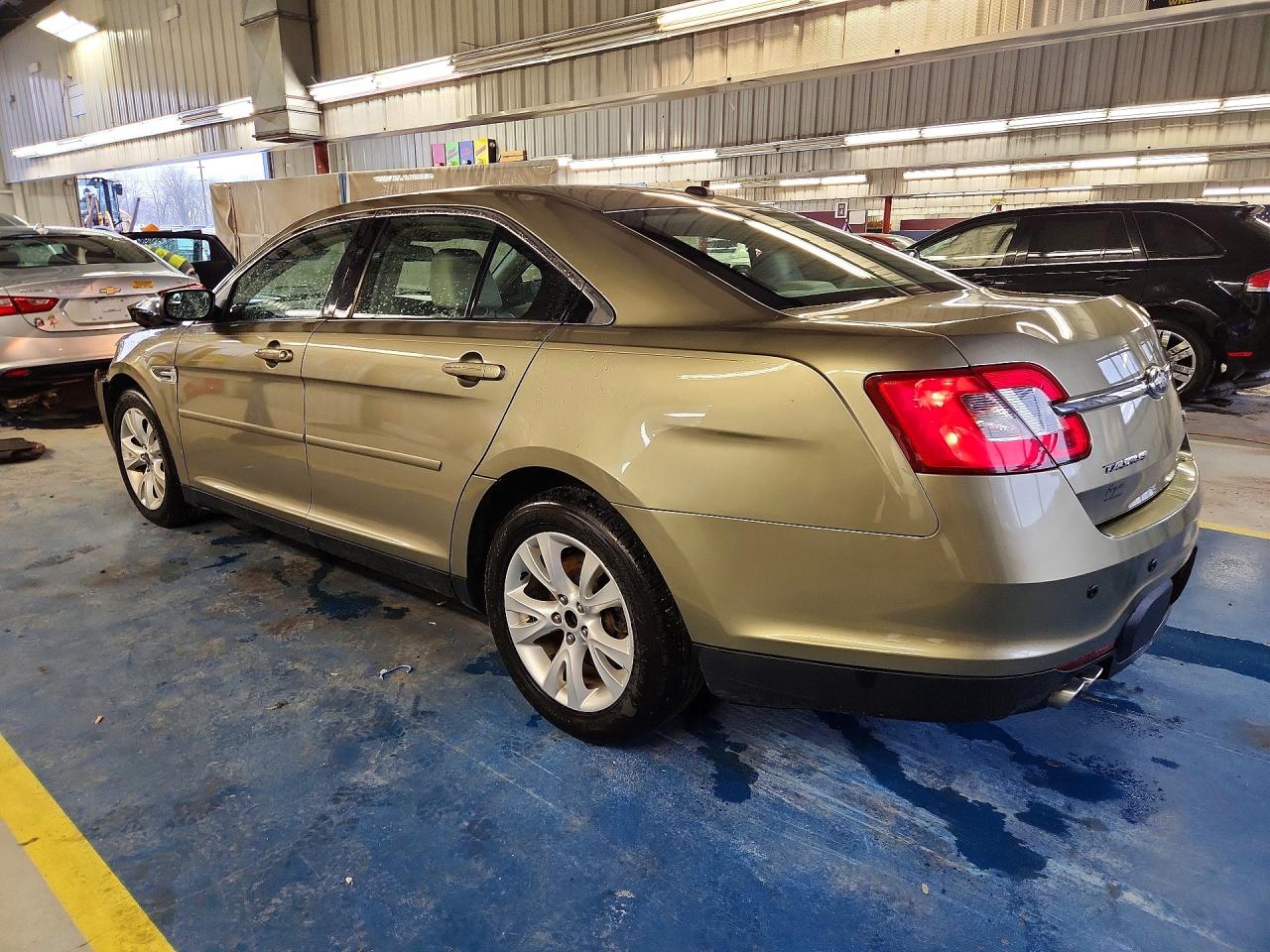 2012 FORD TAURUS SEL photo 4