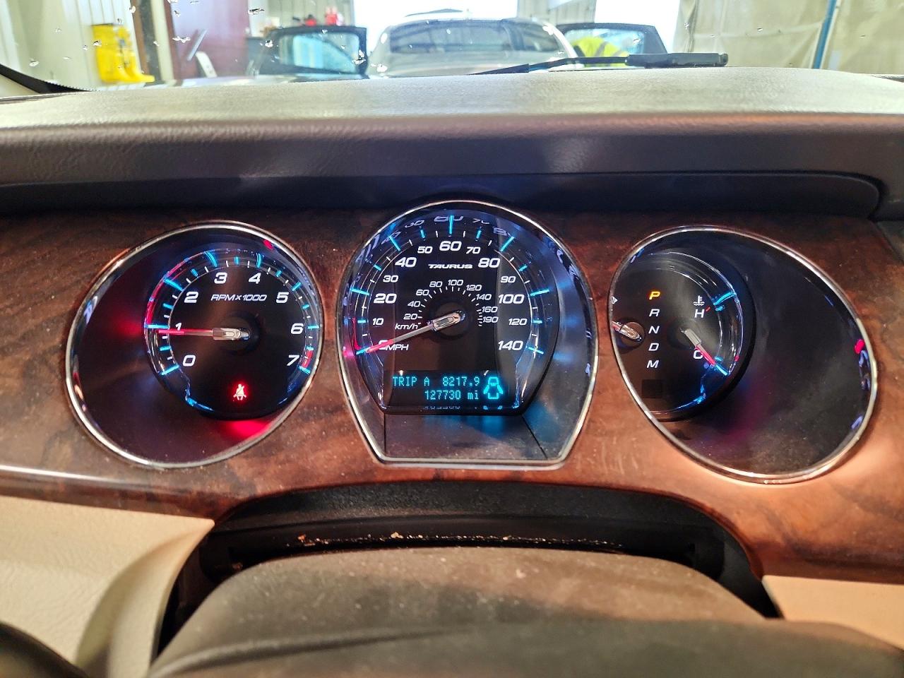 2012 FORD TAURUS SEL photo 25