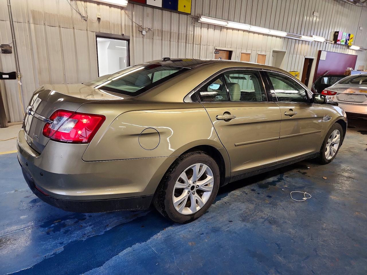 2012 FORD TAURUS SEL photo 7