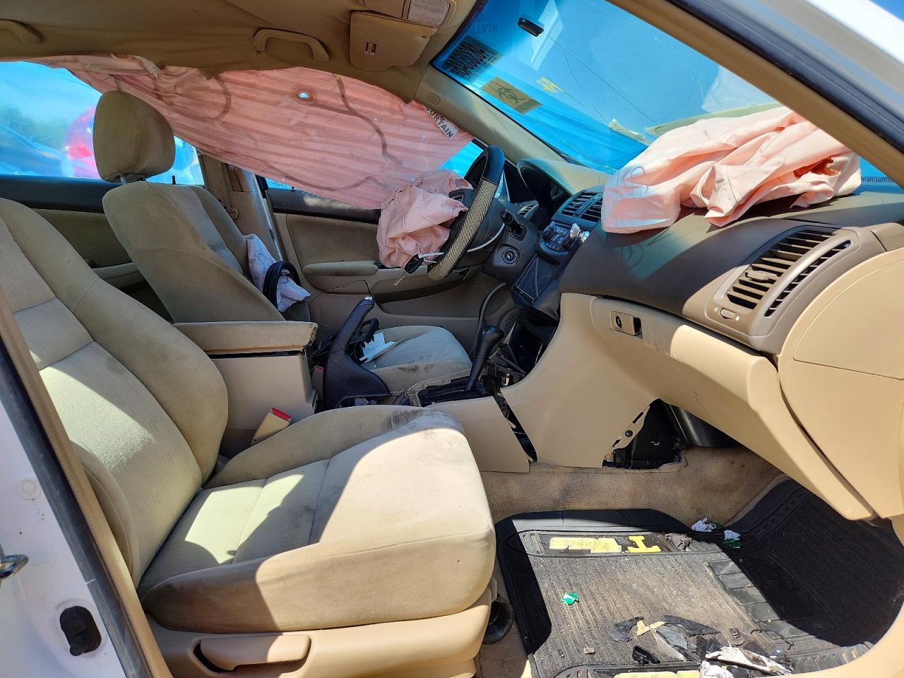 2005 HONDA ACCORD LX photo 19