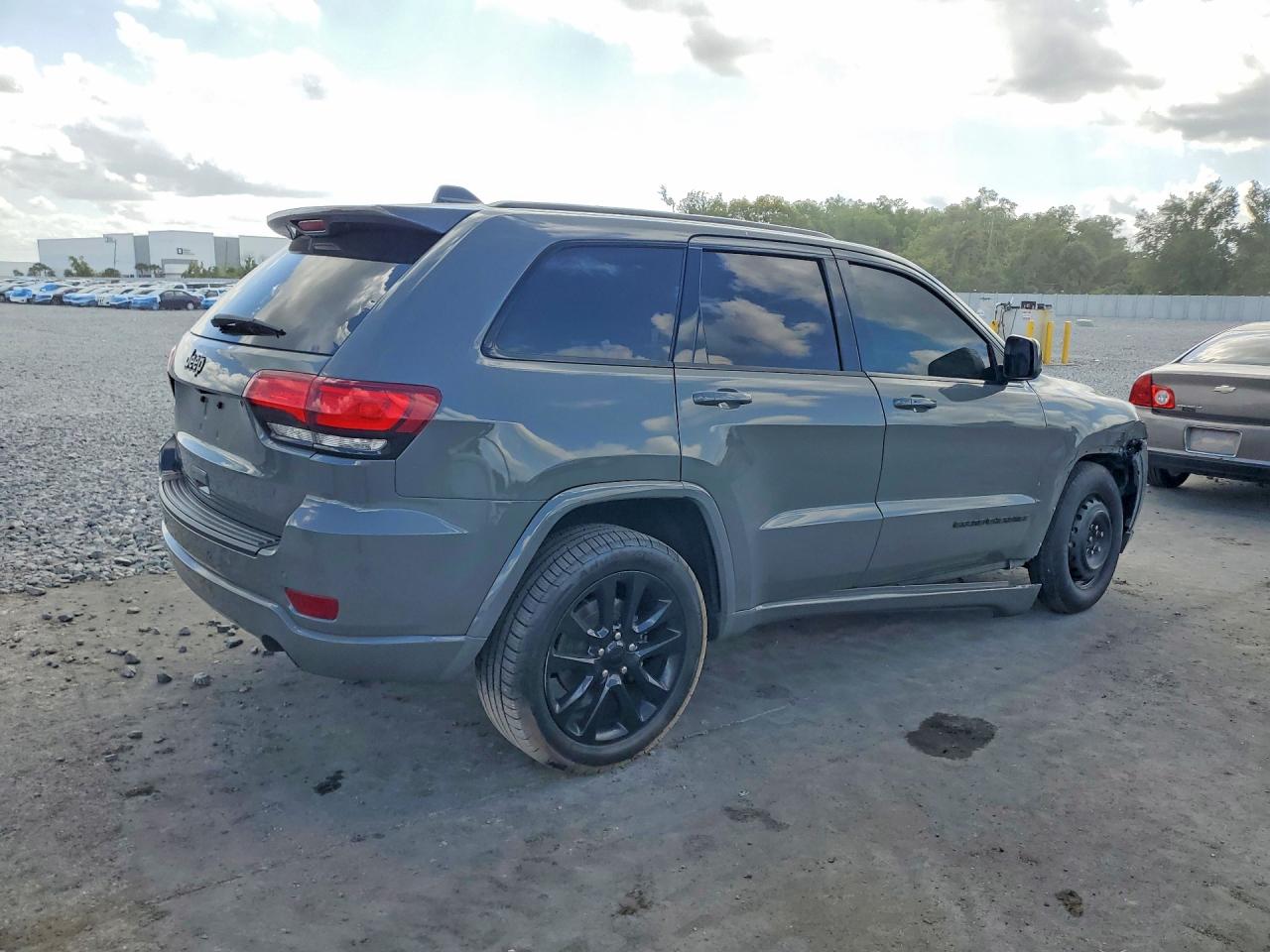2019 JEEP GRAND CHEROKEE LAREDO photo 5