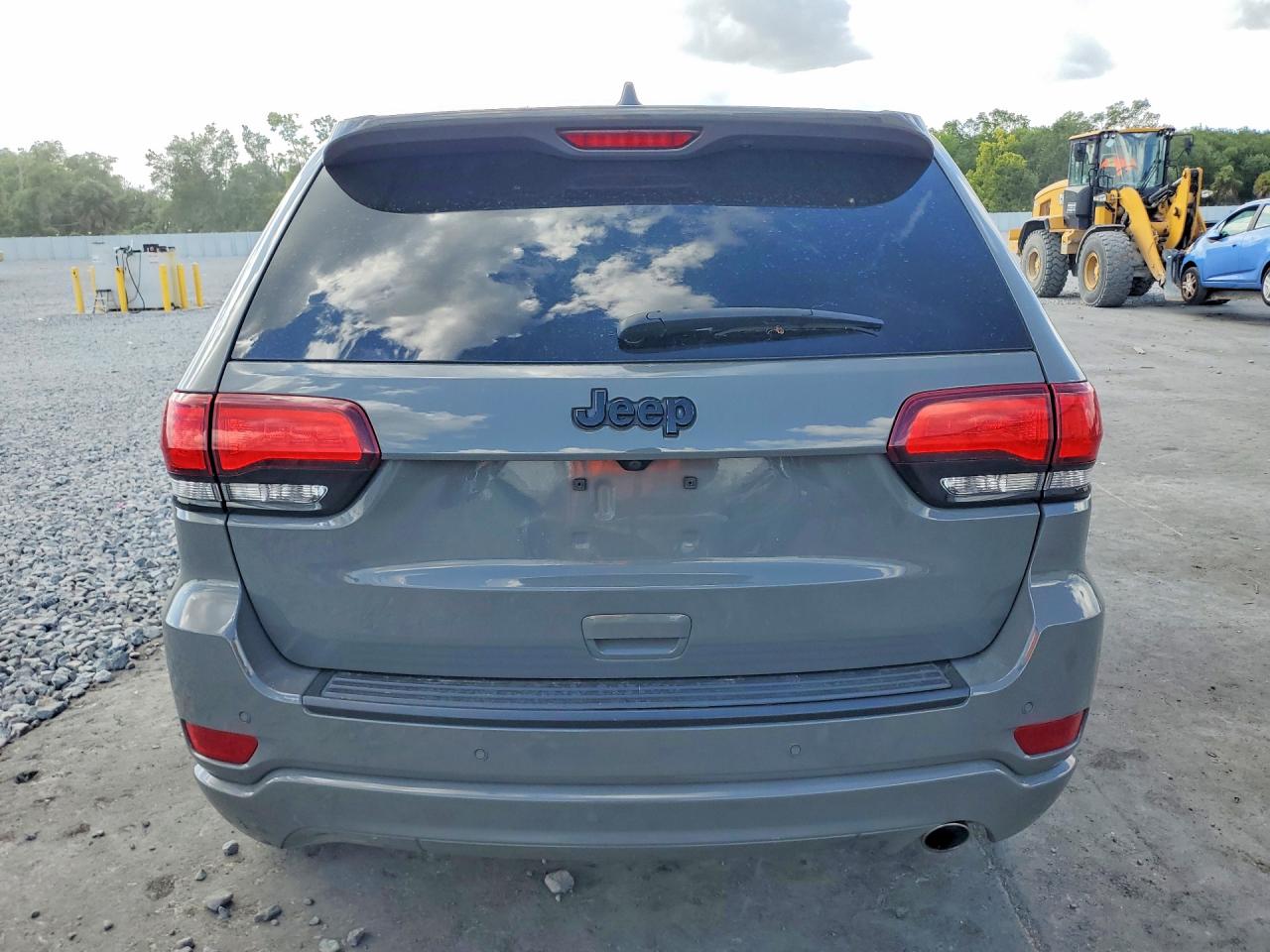 2019 JEEP GRAND CHEROKEE LAREDO photo 11