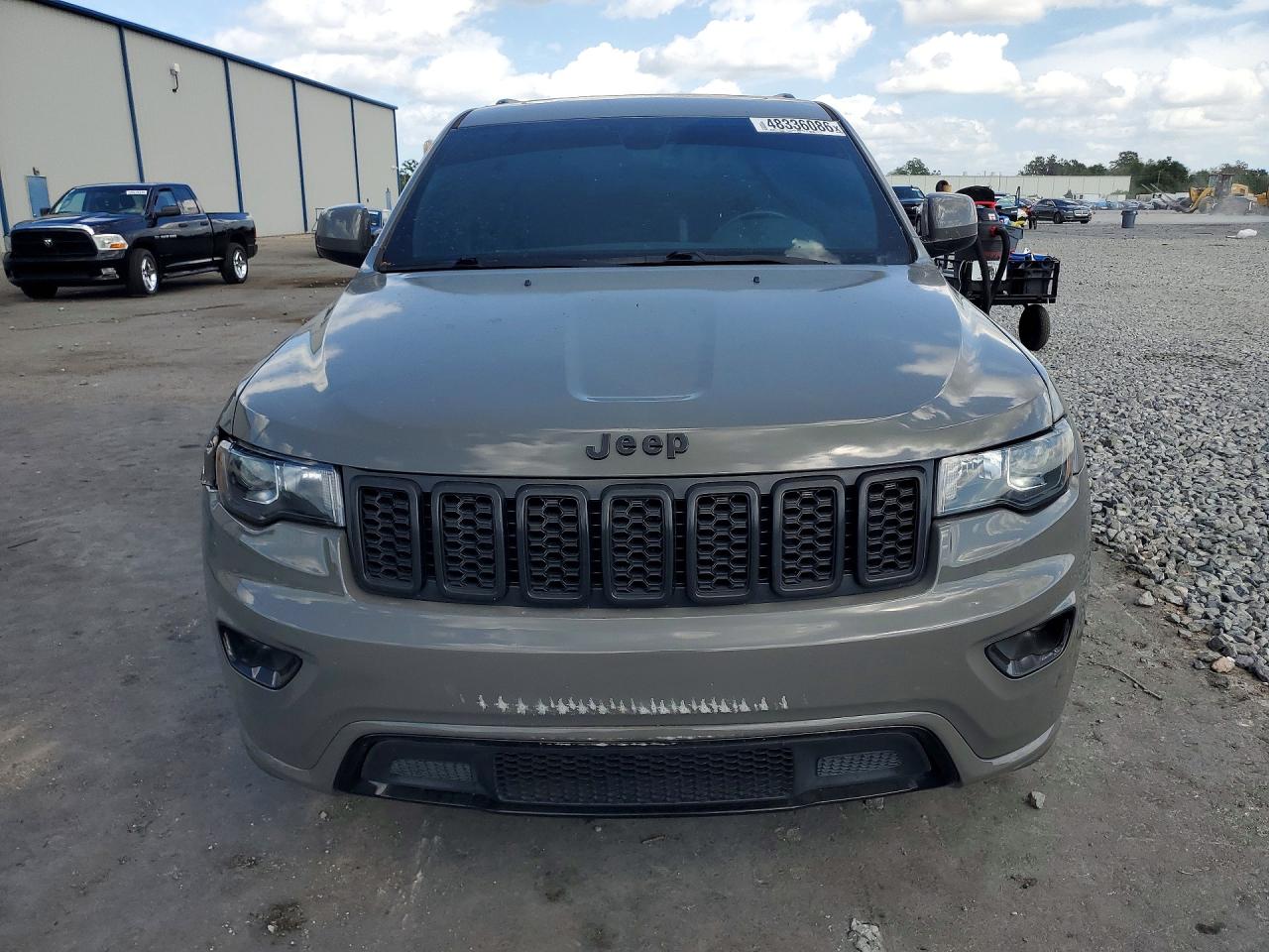 2019 JEEP GRAND CHEROKEE LAREDO photo 9