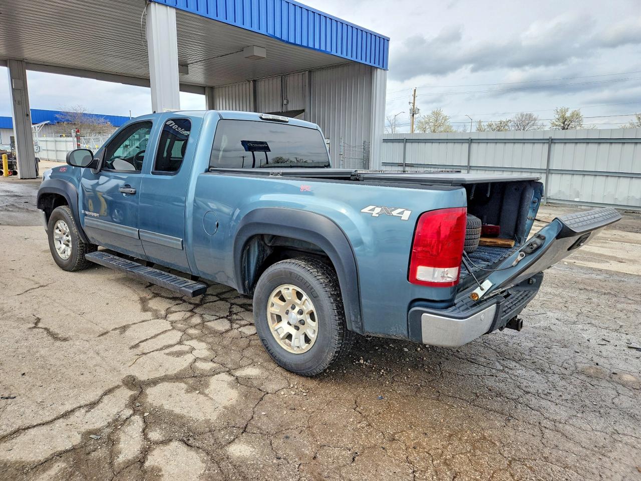 2008 GMC SIERRA K1500 photo 2