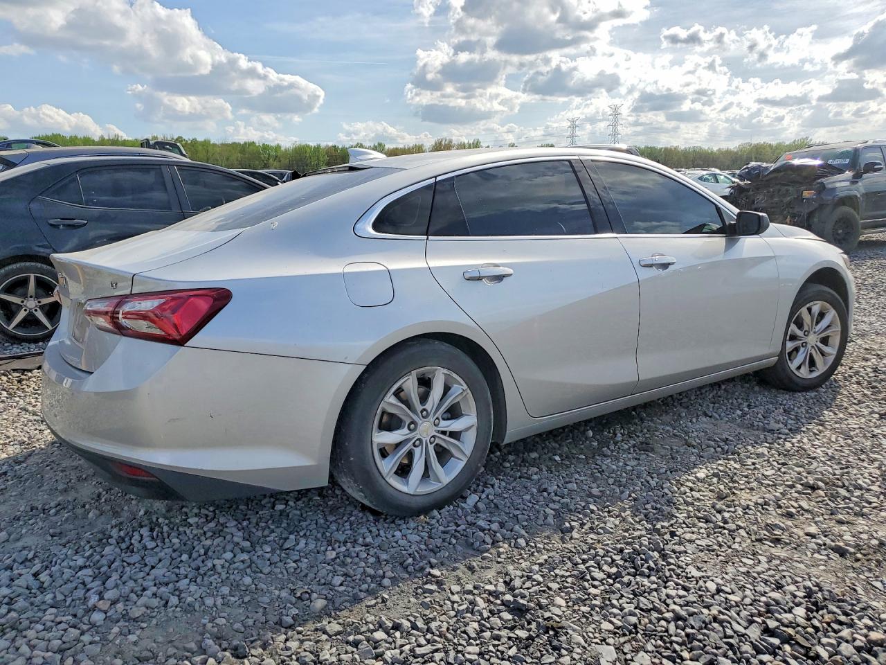 2022 CHEVROLET MALIBU LT photo 3