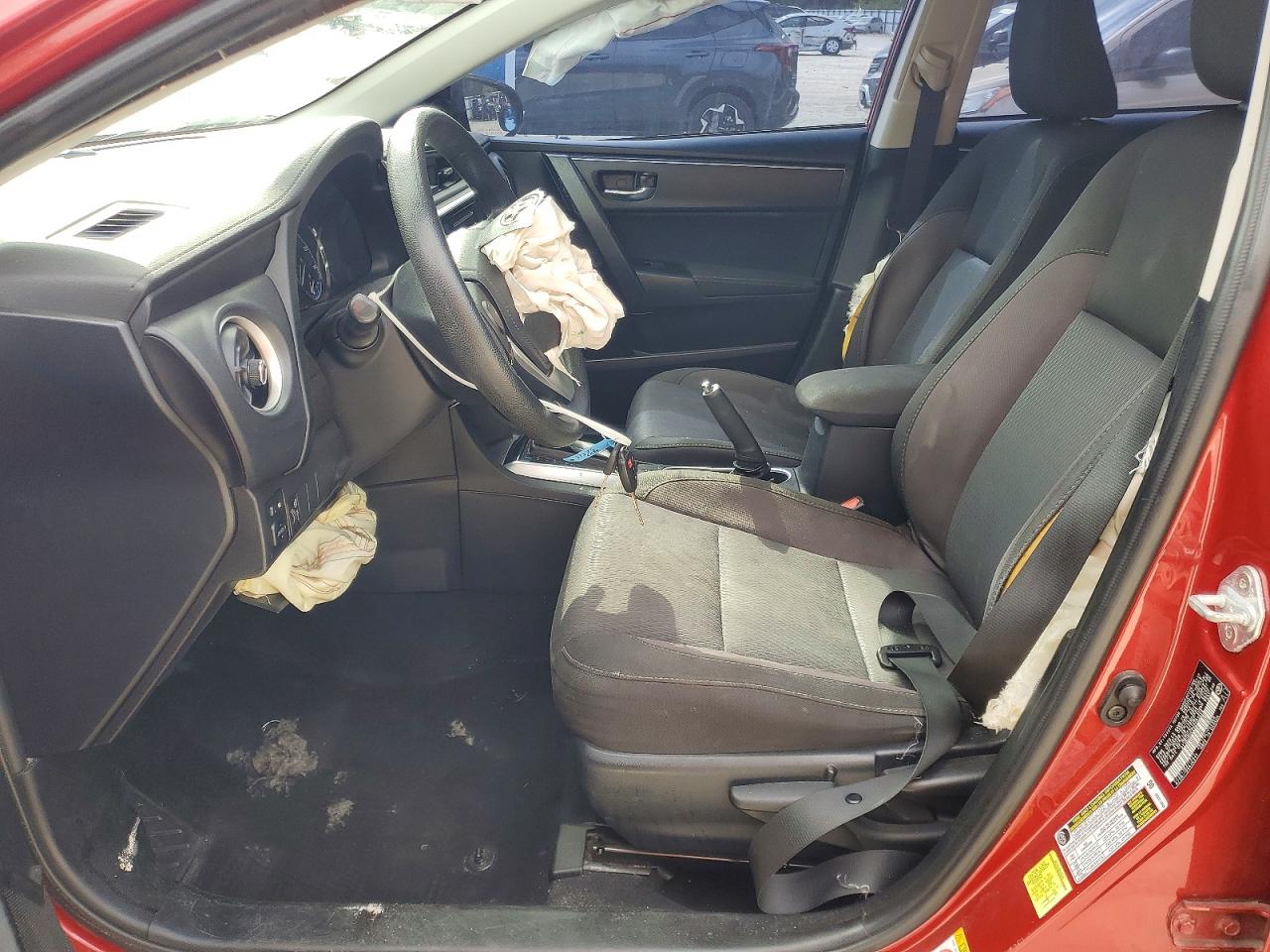 2017 TOYOTA COROLLA LE photo 7