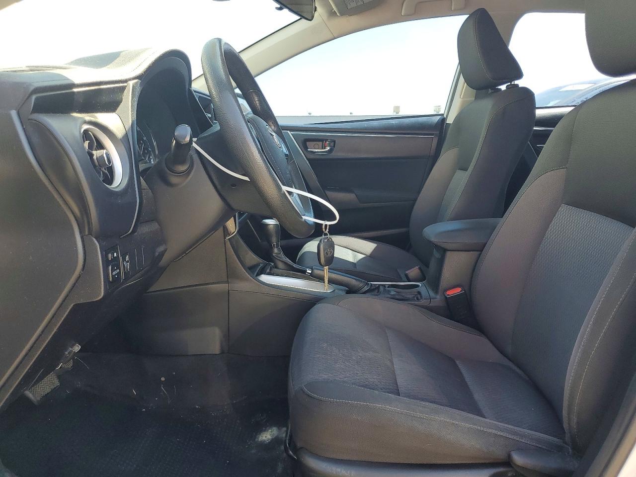 2018 TOYOTA COROLLA LE photo 7