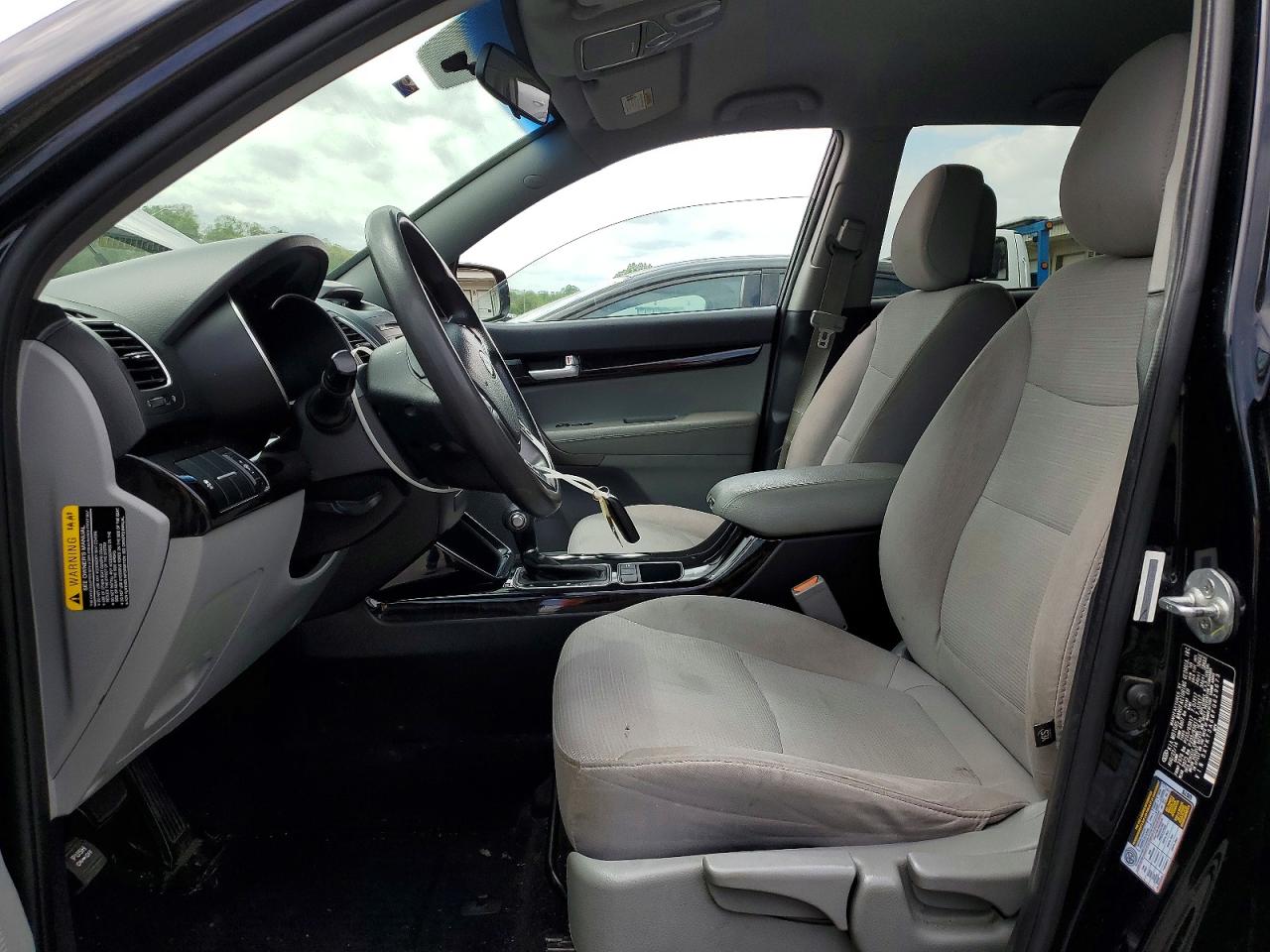 2015 KIA SORENTO LX photo 13