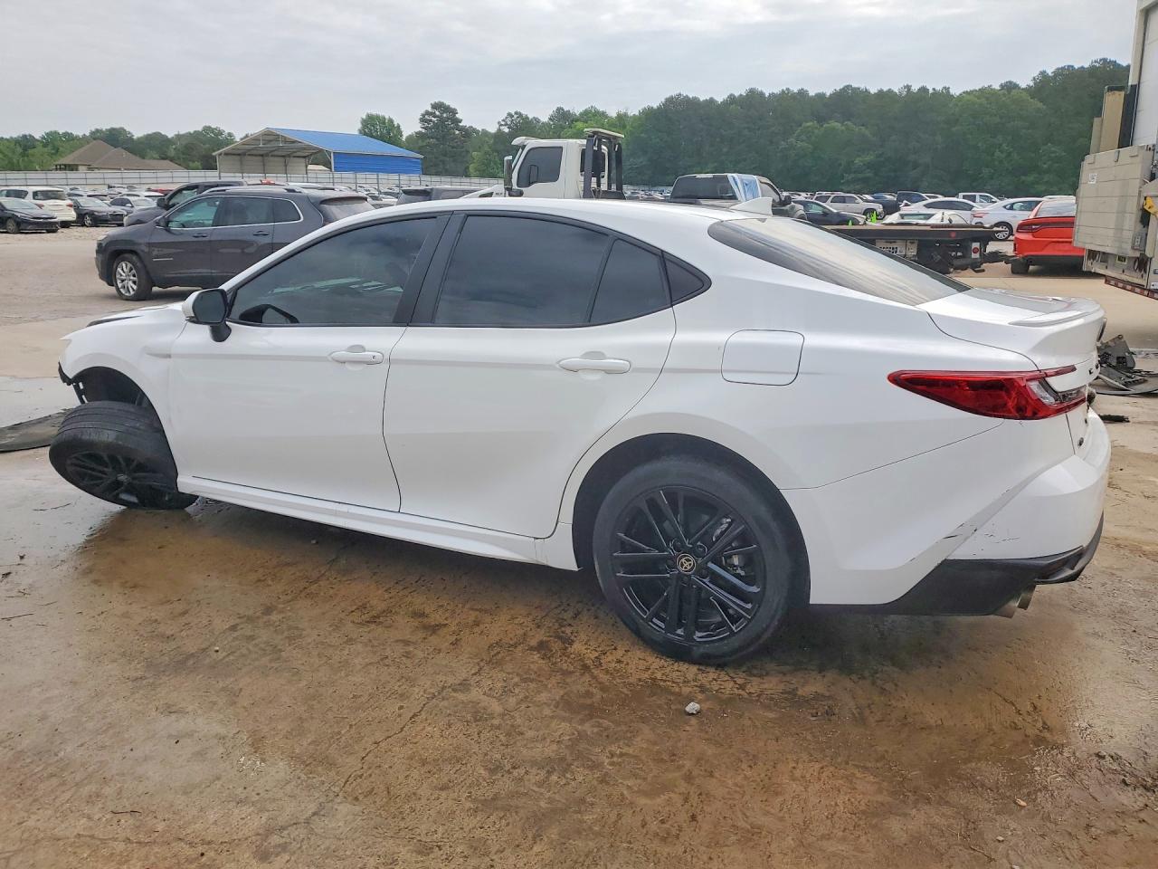 2025 TOYOTA CAMRY SE photo 3