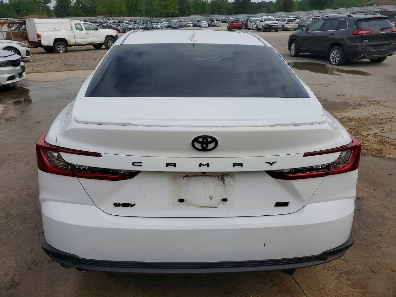 2025 TOYOTA CAMRY SE photo 11