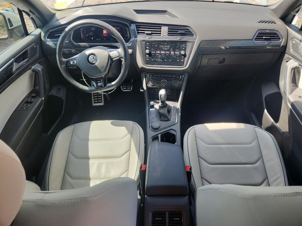 2020 VOLKSWAGEN TIGUAN SEL PREMIUM R-LINE photo 15