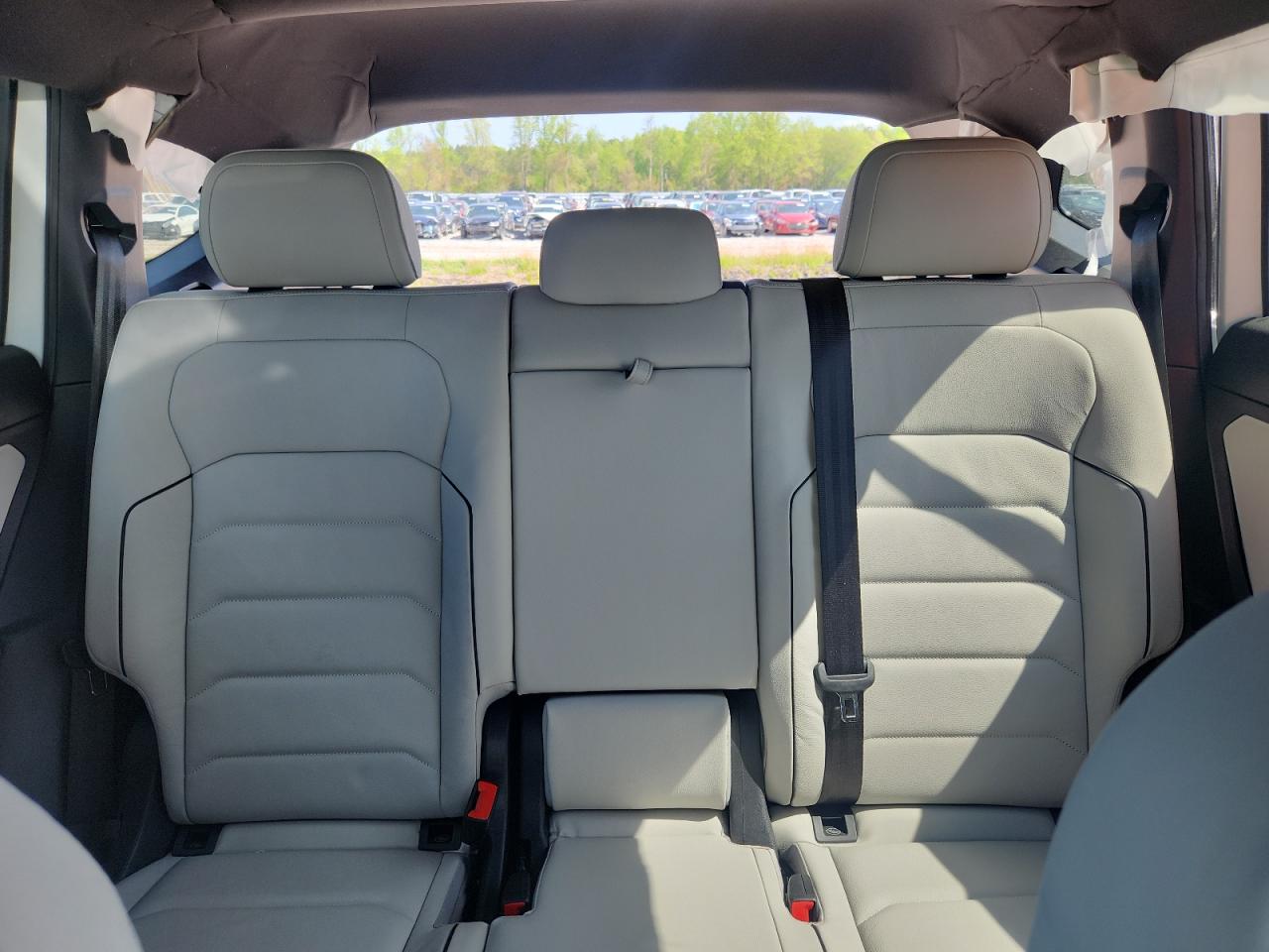 2020 VOLKSWAGEN TIGUAN SEL PREMIUM R-LINE photo 19