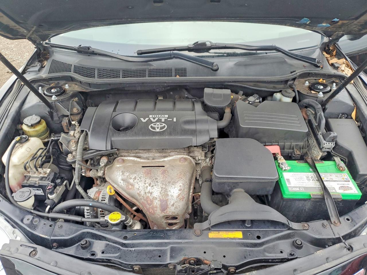 2010 TOYOTA CAMRY photo 11