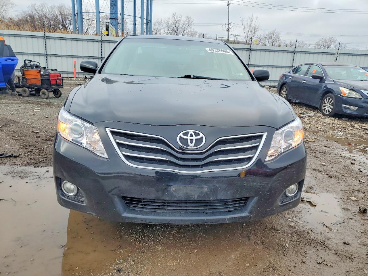 2010 TOYOTA CAMRY photo 5