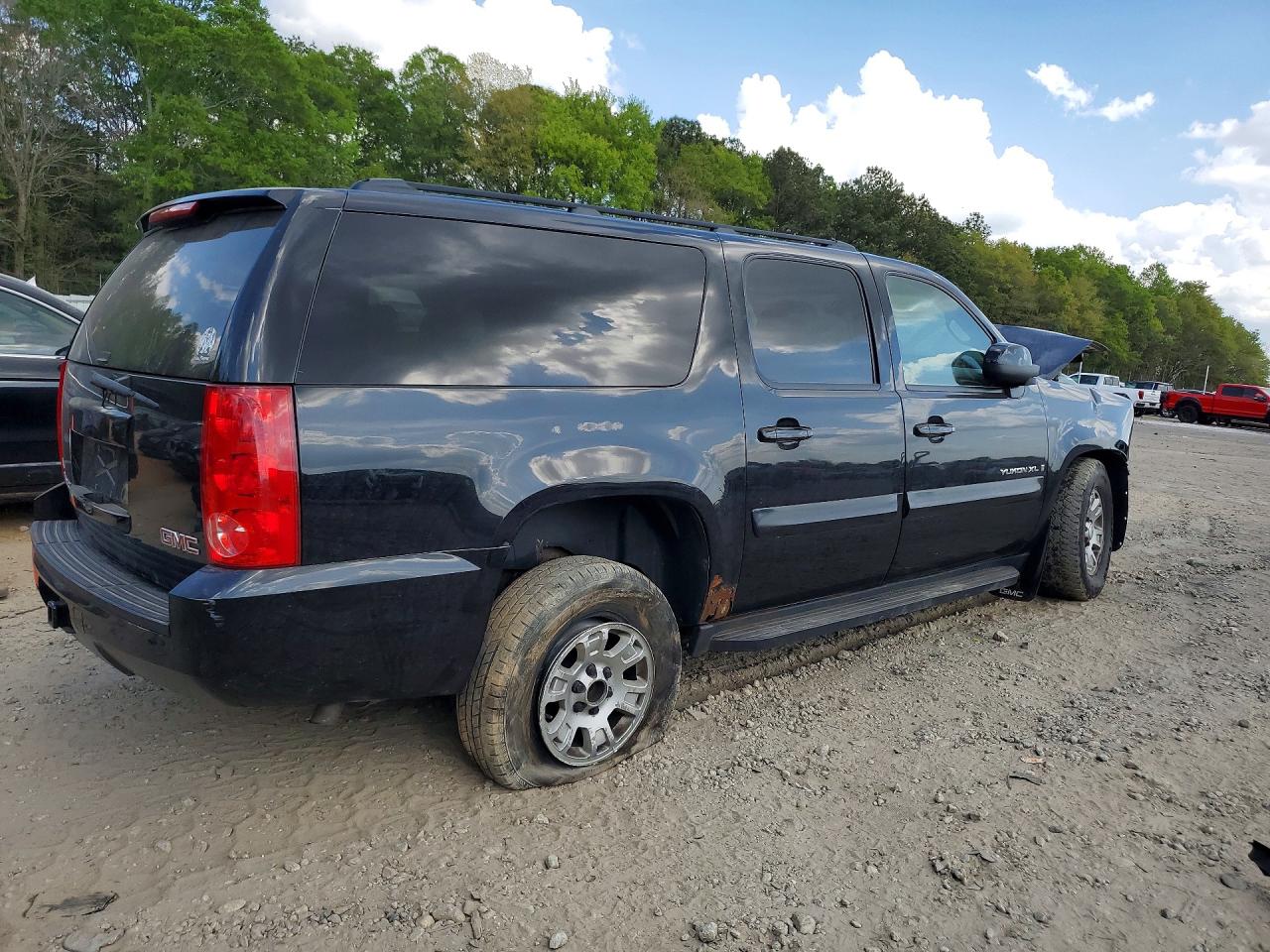 2007 GMC YUKON XL C1500 photo 7