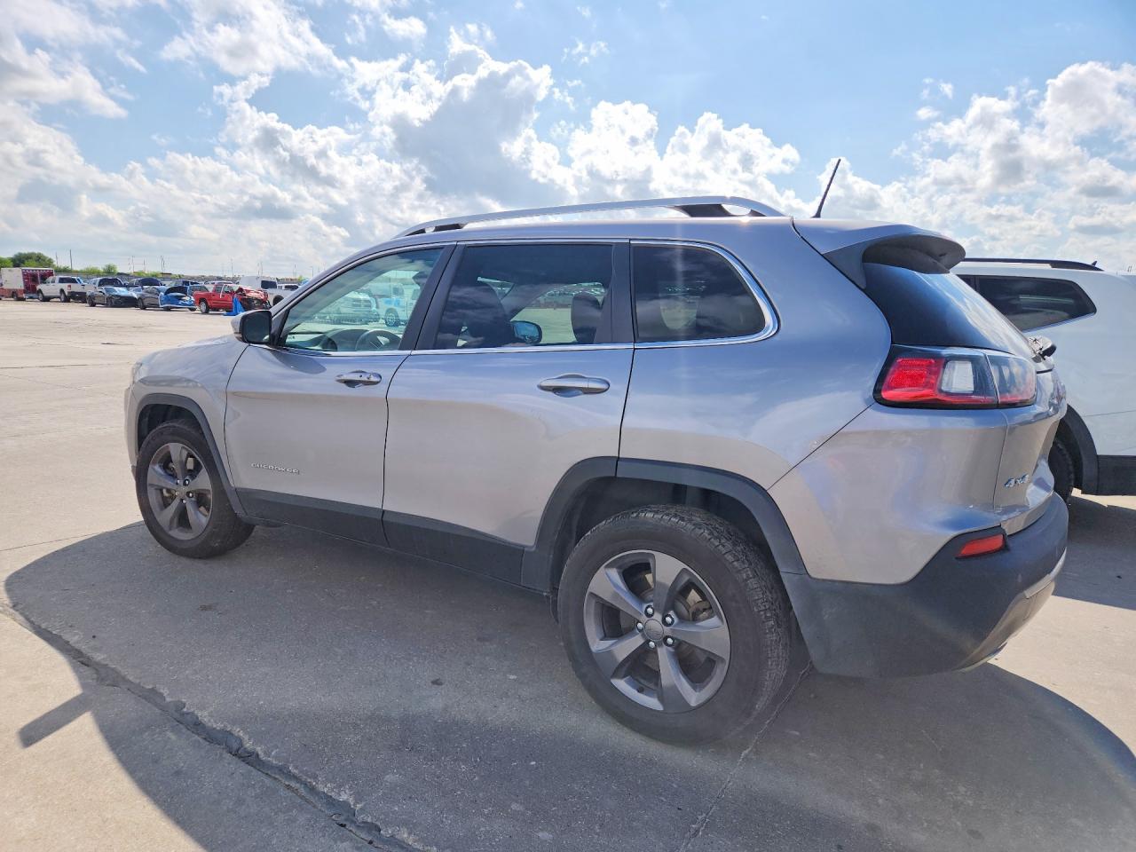 2019 JEEP CHEROKEE LIMITED photo 2
