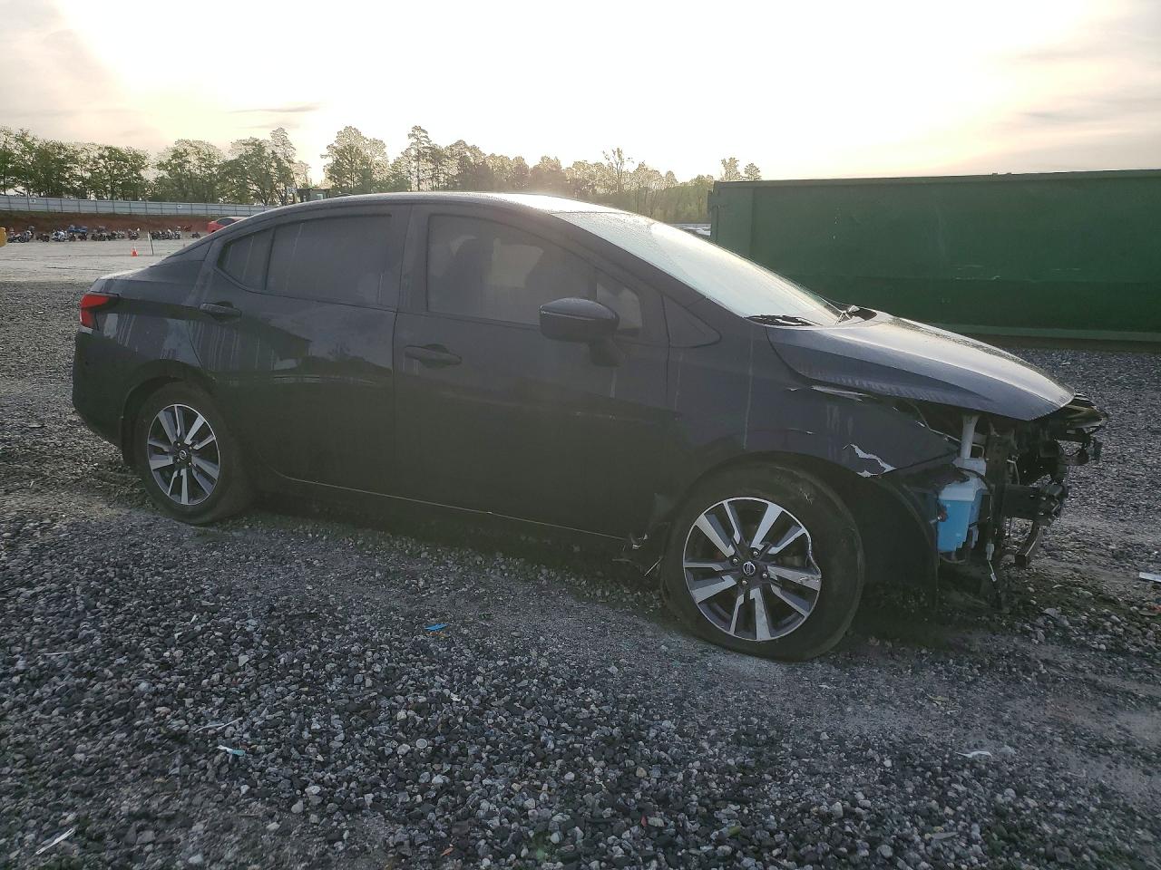 2021 NISSAN VERSA SV photo 4