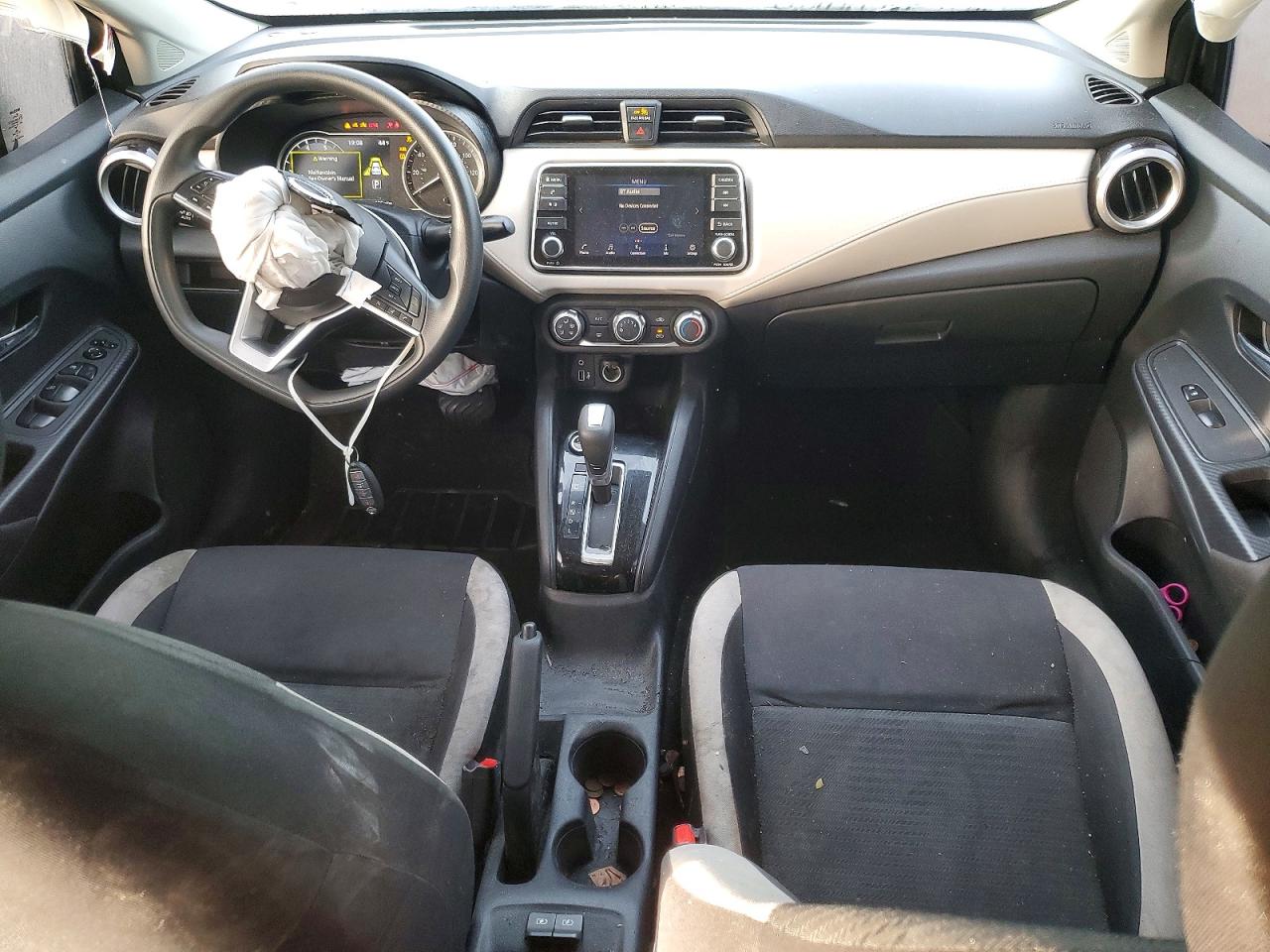 2021 NISSAN VERSA SV photo 8