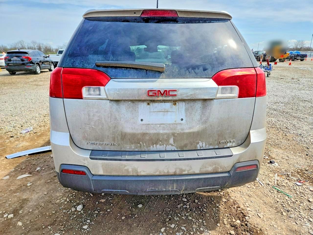 2015 GMC TERRAIN SLE photo 11