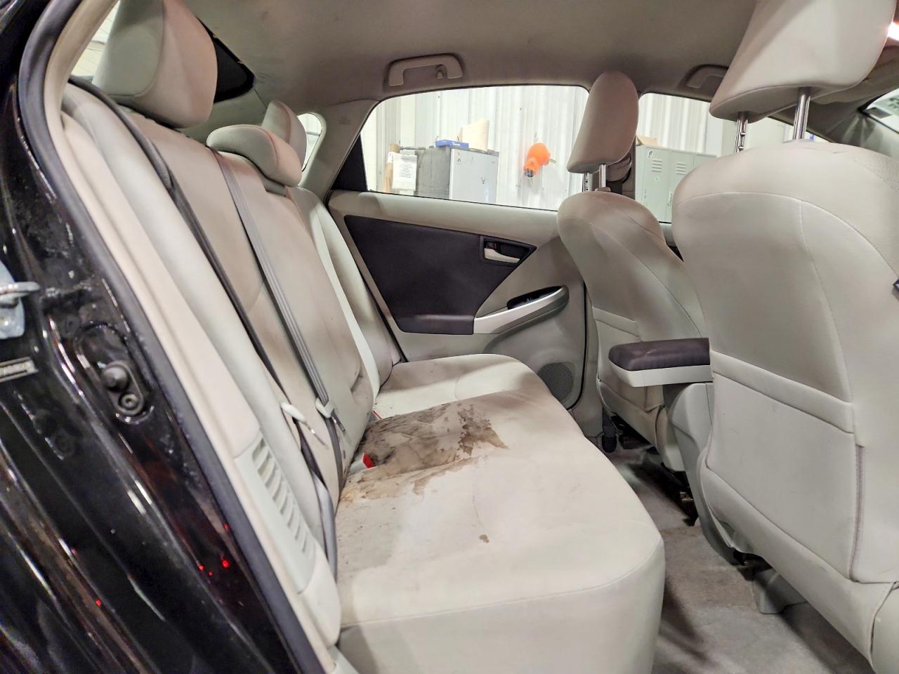 2011 TOYOTA PRIUS TWO photo 10