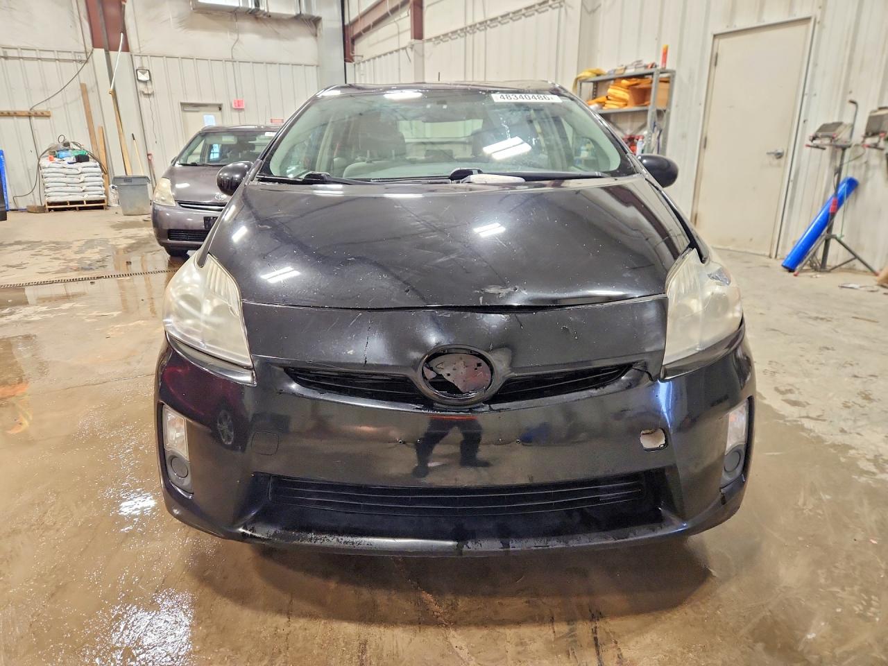 2011 TOYOTA PRIUS TWO photo 5