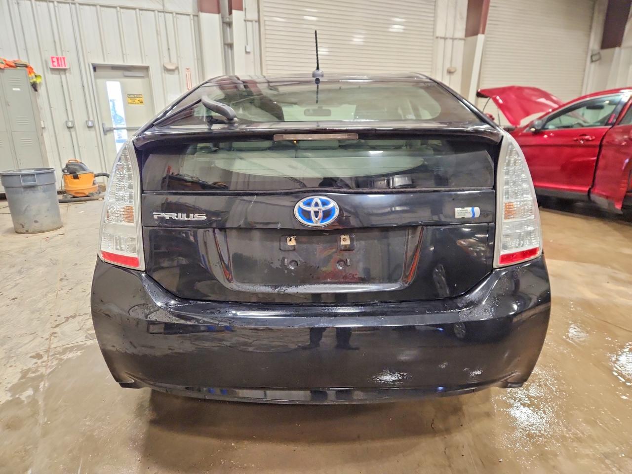 2011 TOYOTA PRIUS TWO photo 6