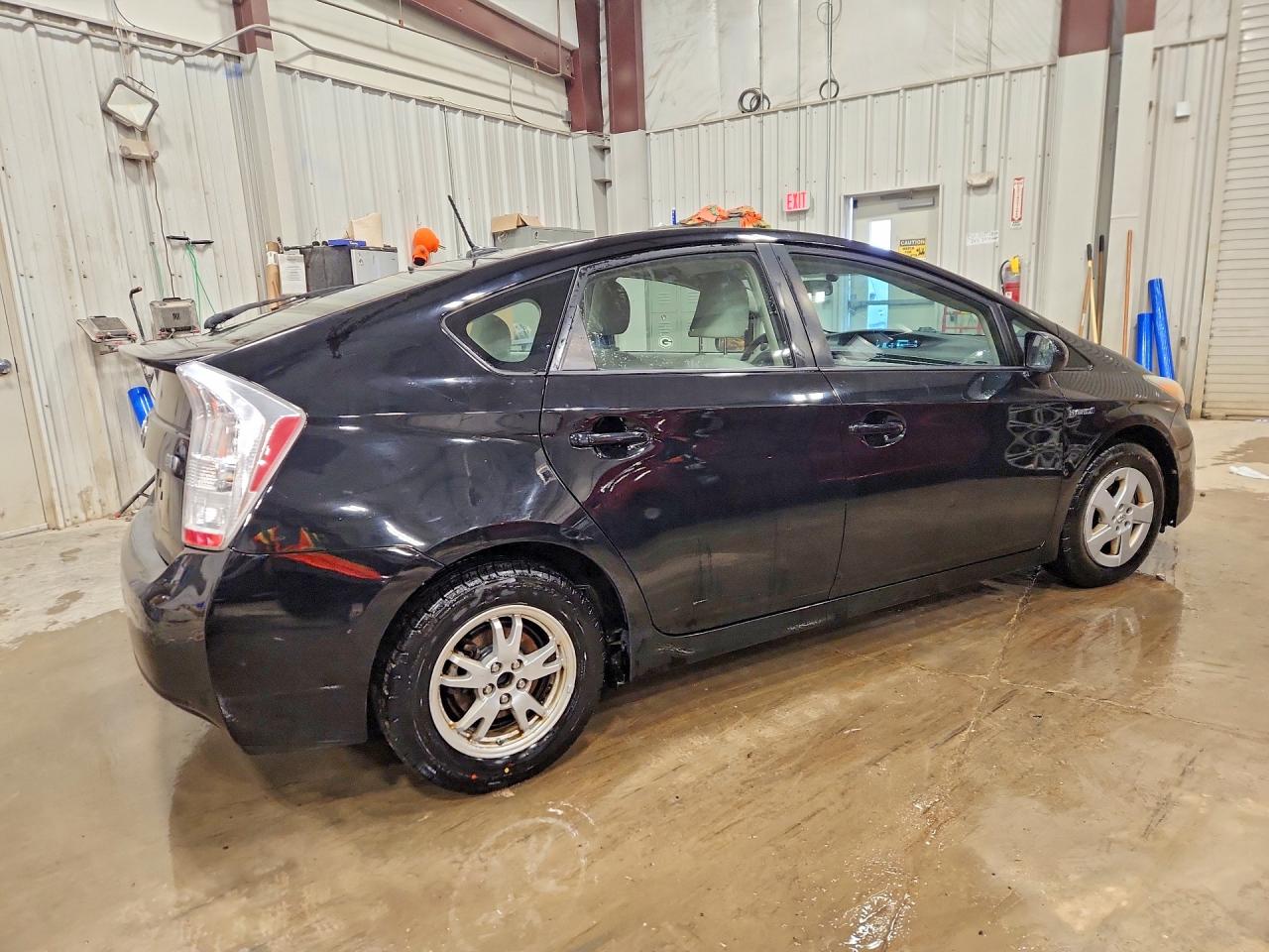 2011 TOYOTA PRIUS TWO photo 3