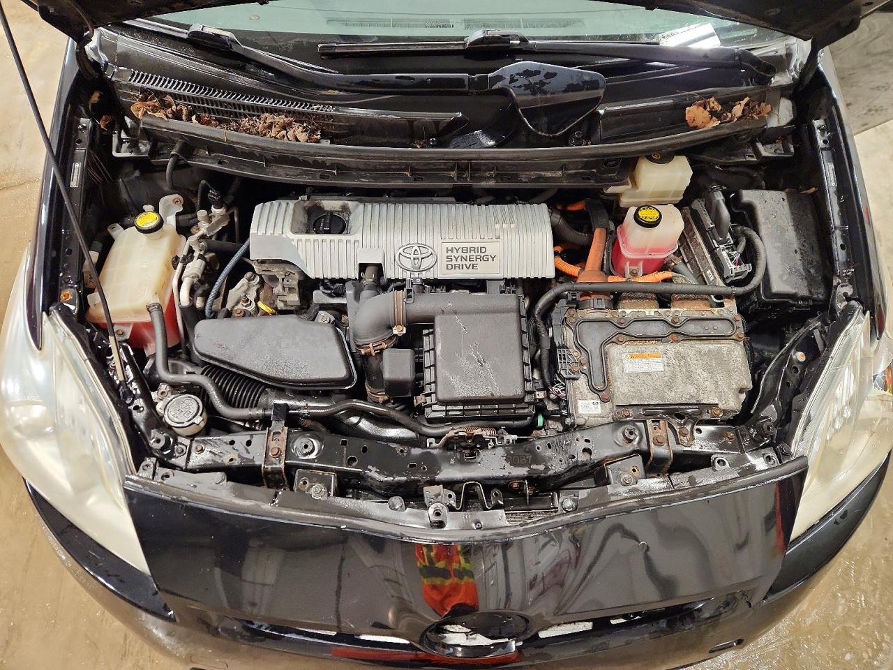 2011 TOYOTA PRIUS TWO photo 11