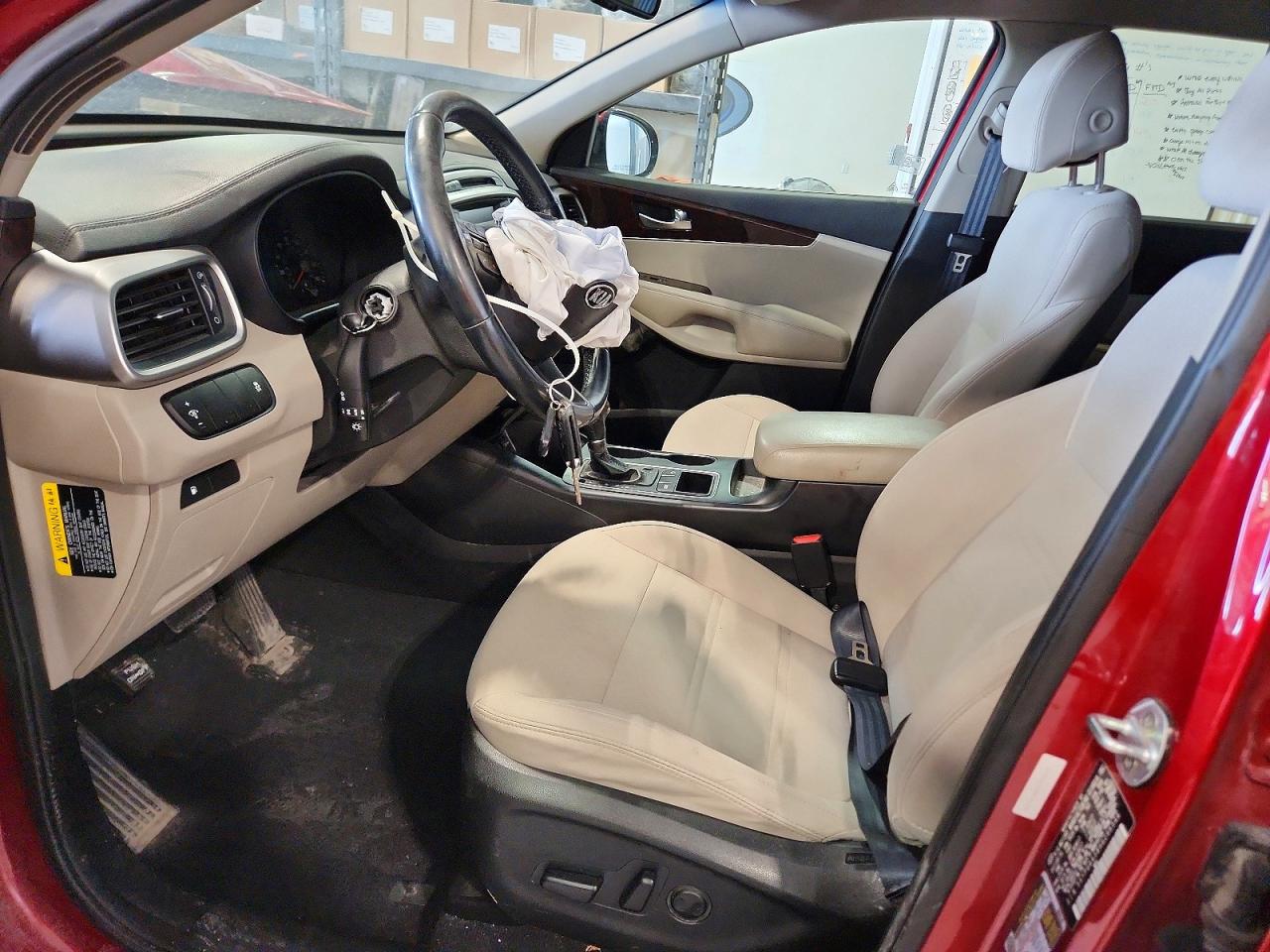 2017 KIA SORENTO LX photo 19