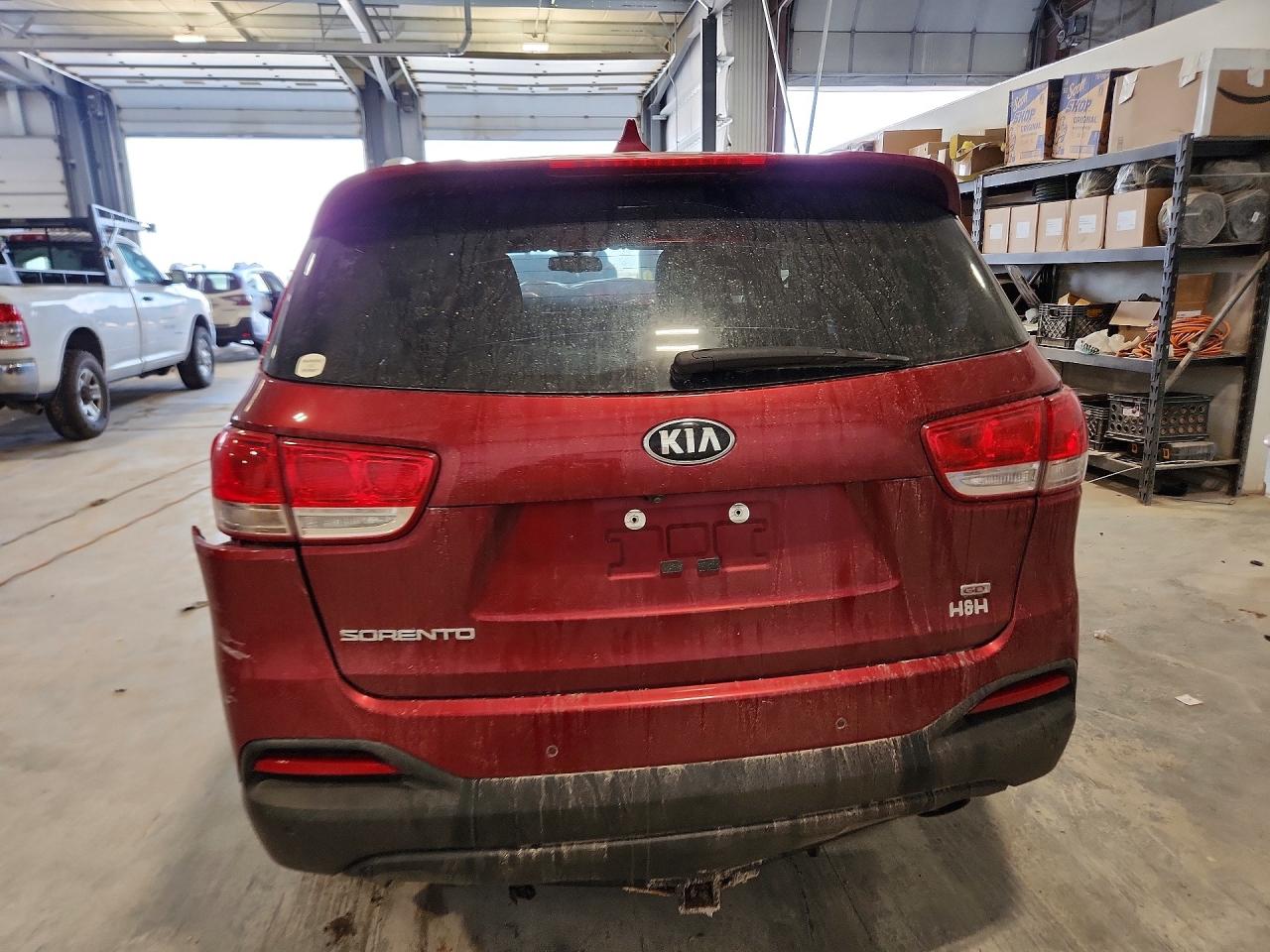 2017 KIA SORENTO LX photo 16