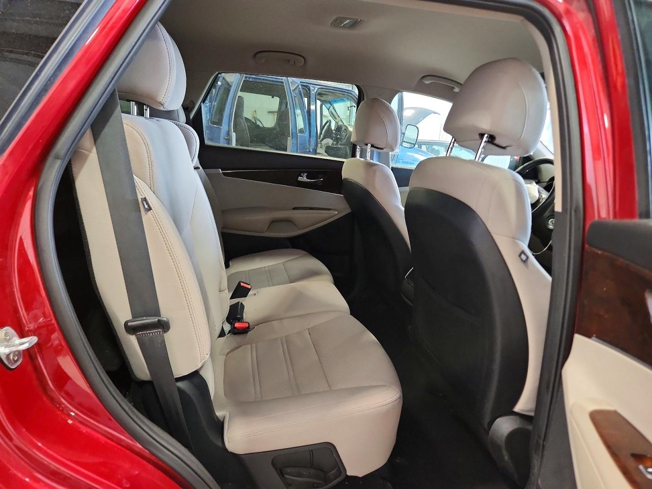 2017 KIA SORENTO LX photo 31