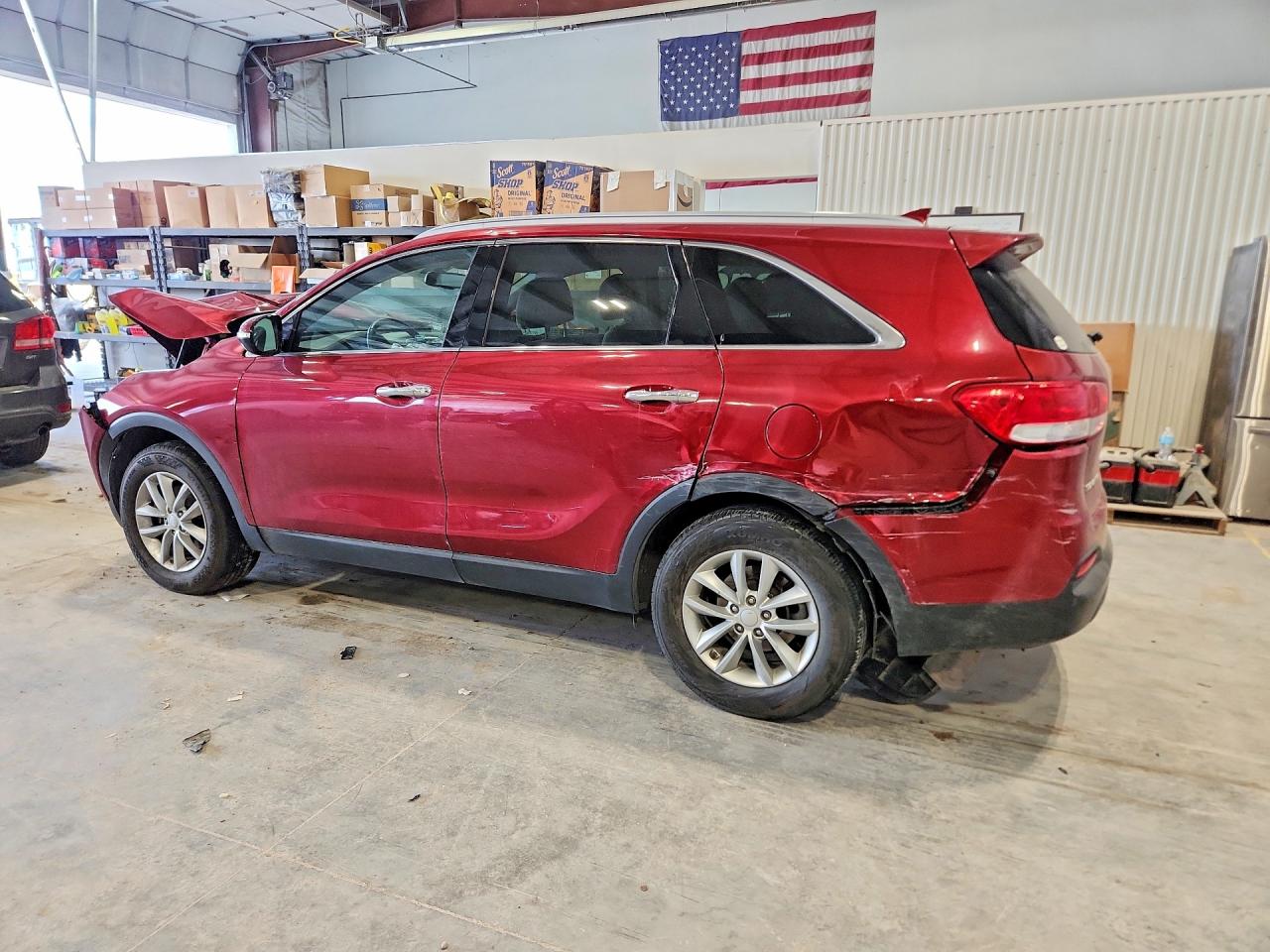 2017 KIA SORENTO LX photo 4
