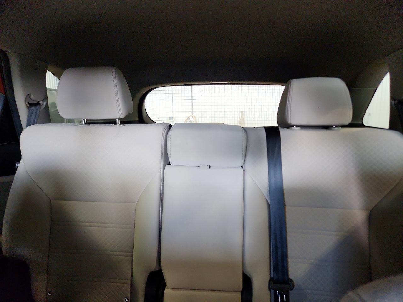 2017 KIA SORENTO LX photo 28