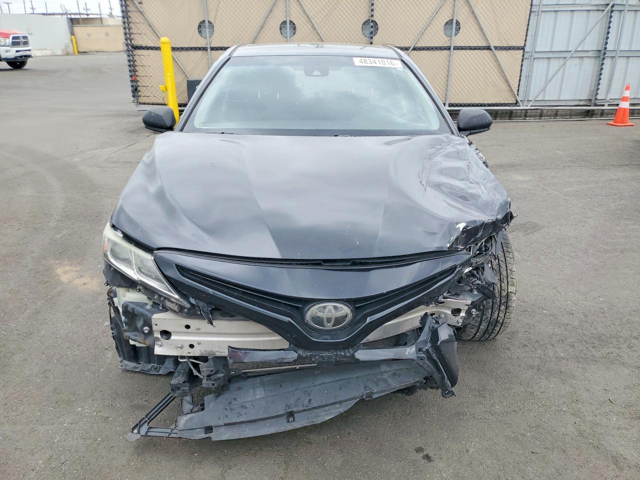 2018 TOYOTA CAMRY SE photo 5