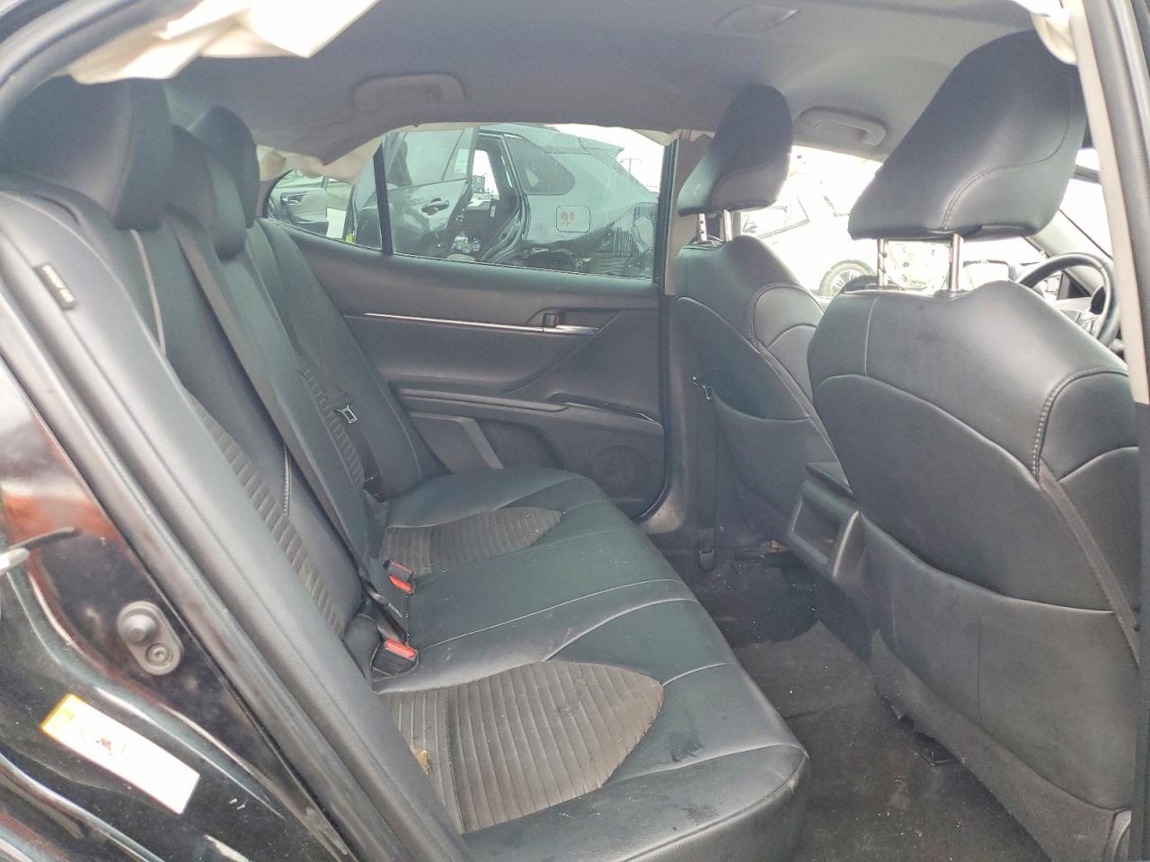 2018 TOYOTA CAMRY SE photo 10