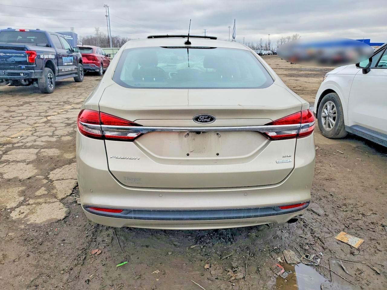 2017 FORD FUSION SE photo 16