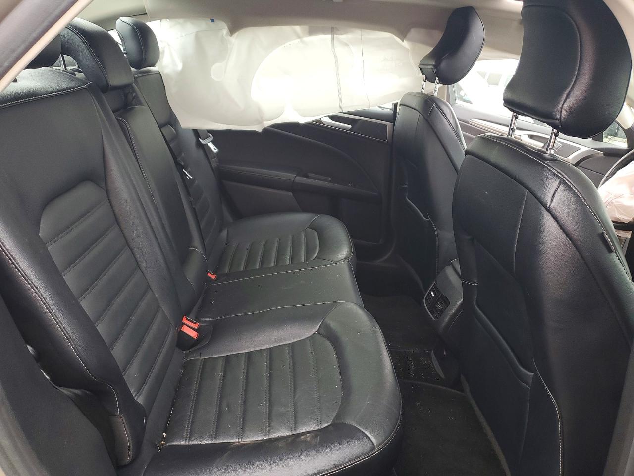 2017 FORD FUSION SE photo 28