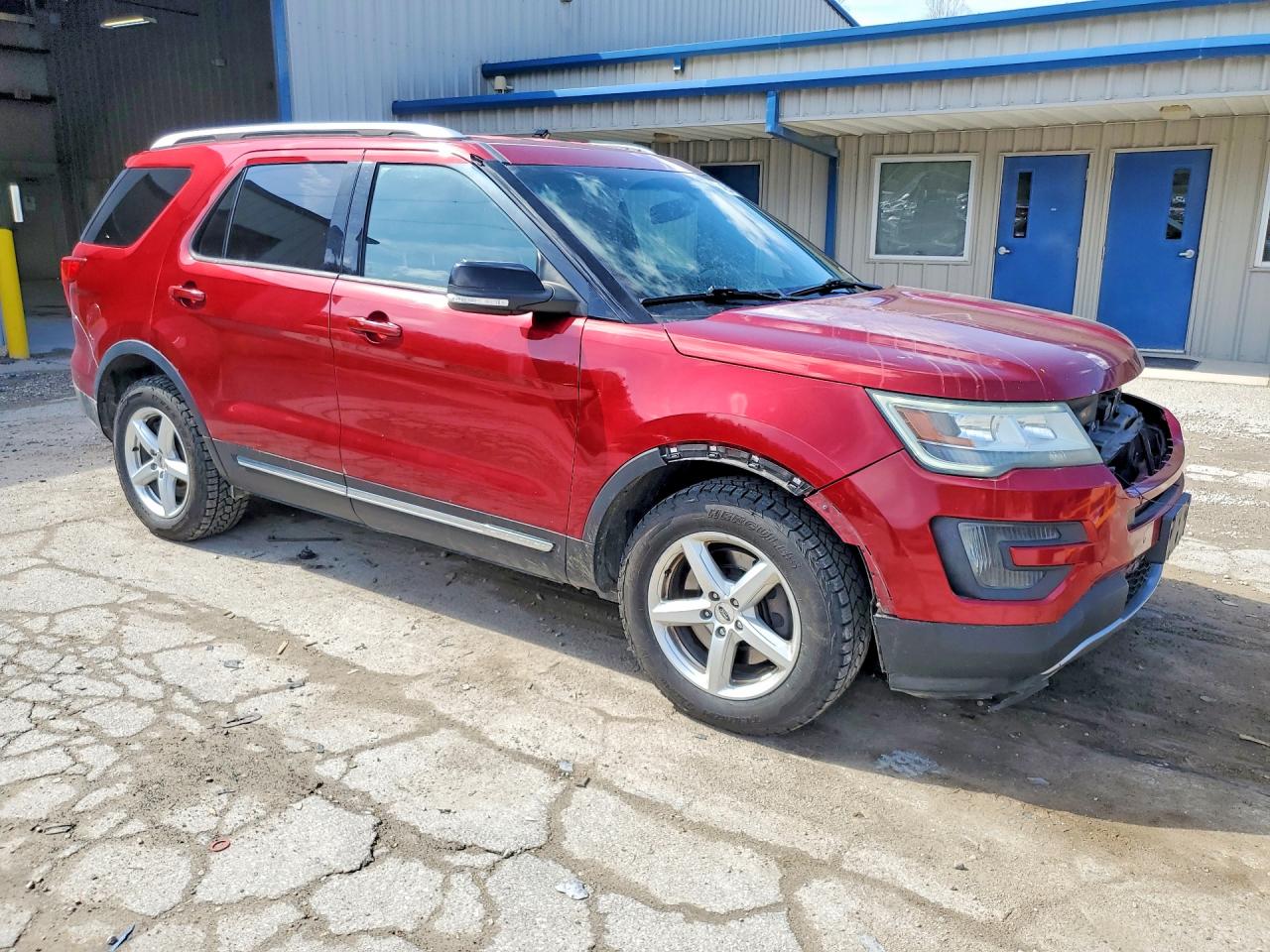 2016 FORD EXPLORER XLT photo 4