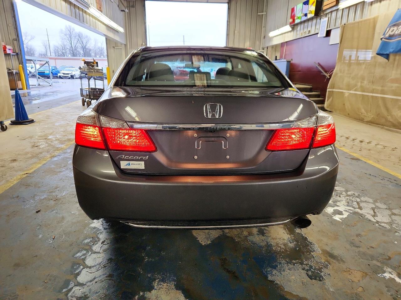 2015 HONDA ACCORD LX photo 16